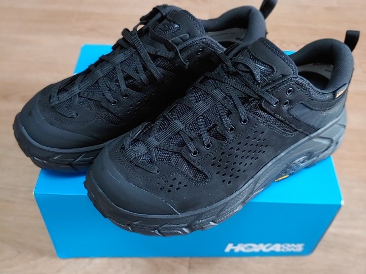 Hoka Tor Ultra Low WP JP Black 착용 스타일