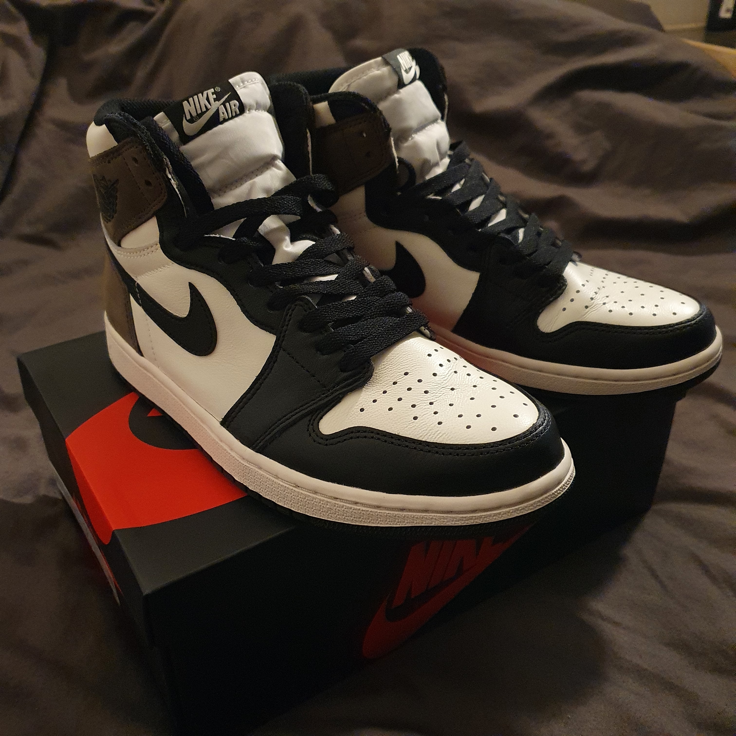 Jordan 1 Retro High OG Black Mocha 착용 스타일