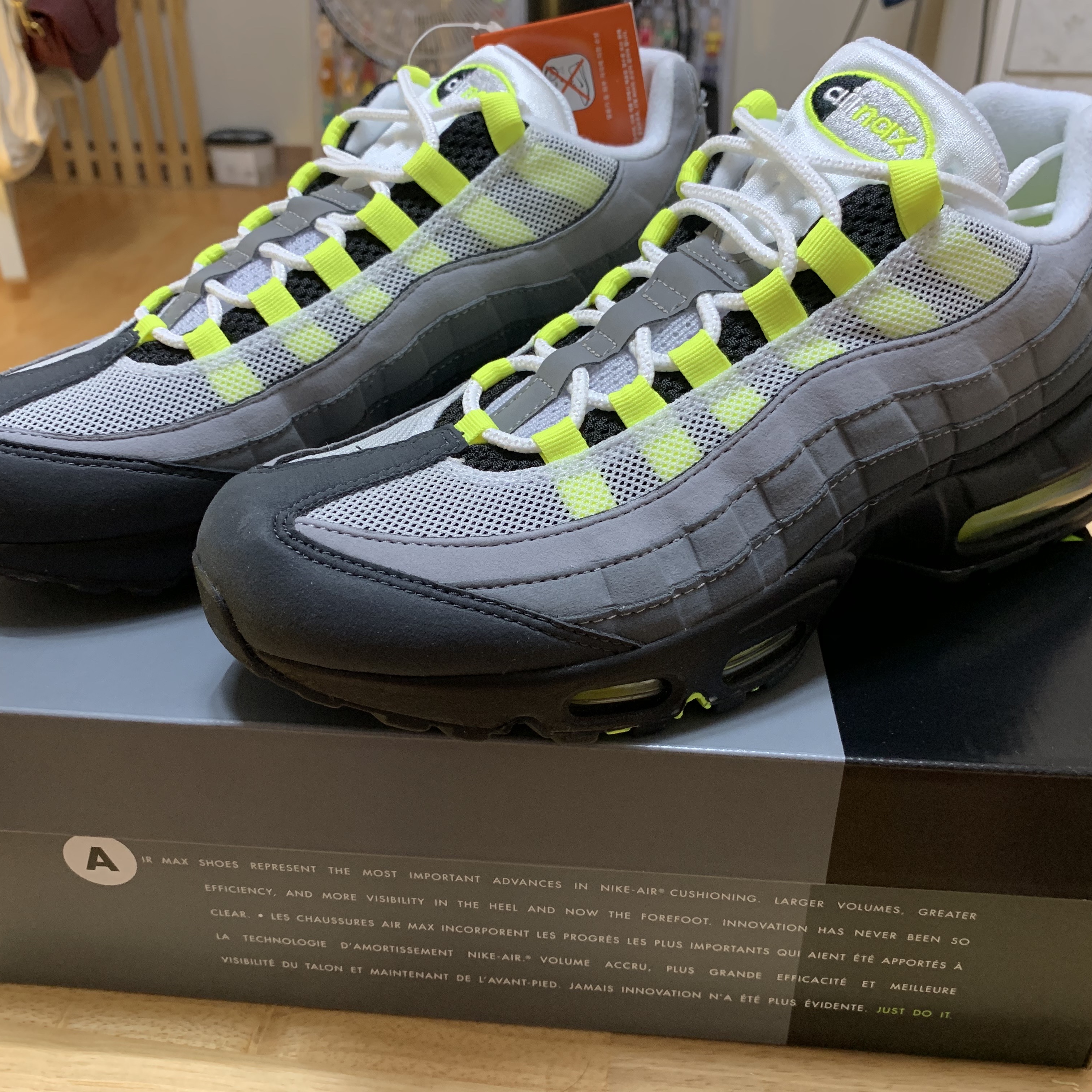 Nike Air Max 95 OG Neon Yellow 2020 착용 스타일 - 2