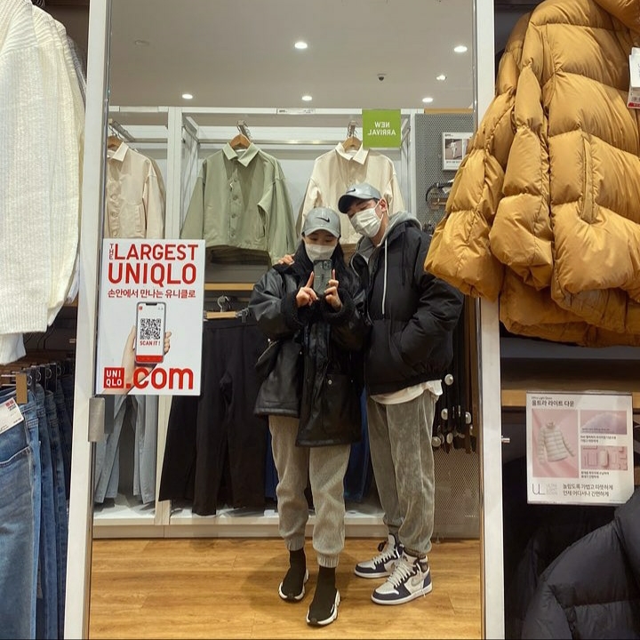 (W) Balenciaga Speed Trainer Black White 2020, Jordan 1 Retro High OG CO.JP Midnight Navy 착용 스타일