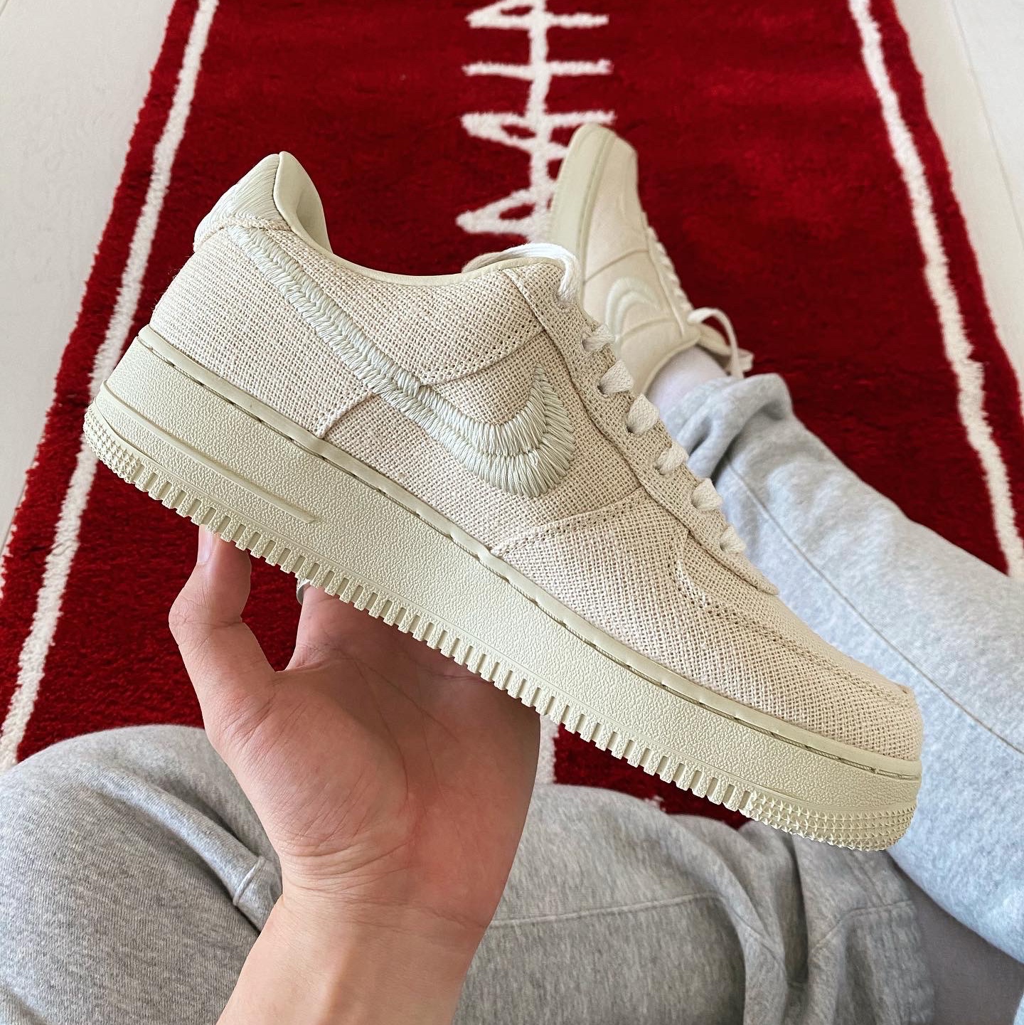 Nike x Stussy Air Force 1 Low Fossil 착용 스타일