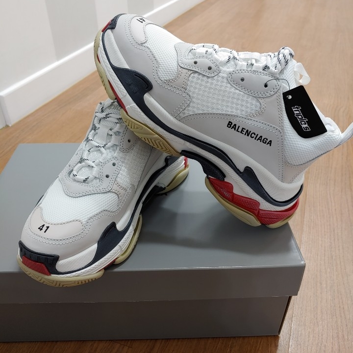 Balenciaga Triple S White Black Red 2019 착용 스타일