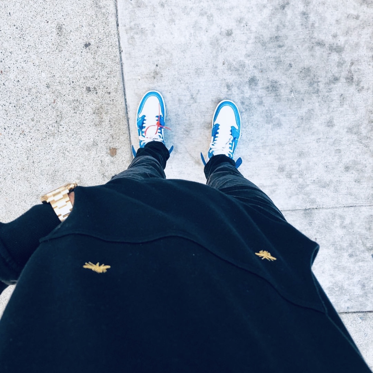 Jordan 1 x Off-White Retro High University Blue 착용 스타일