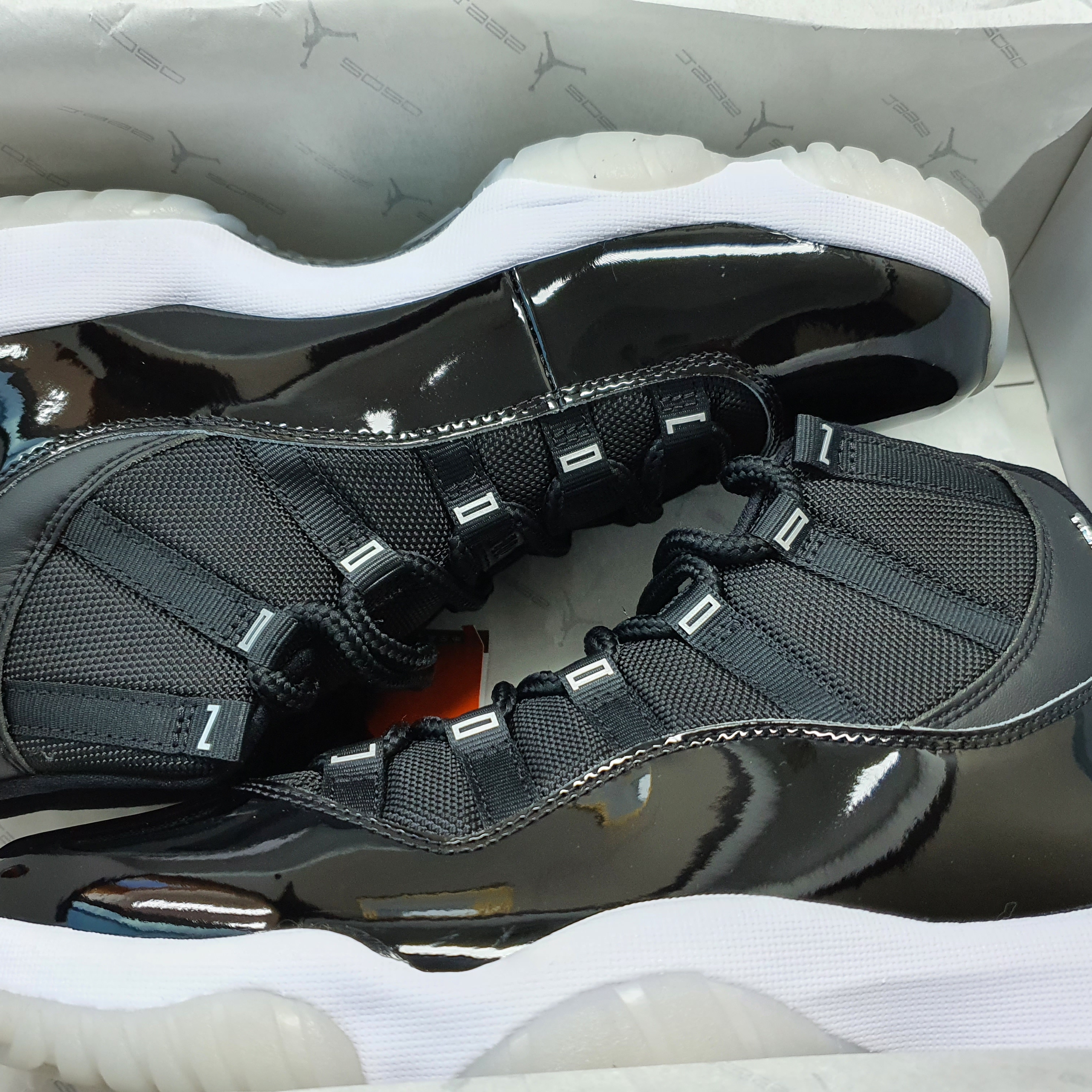 Jordan 11 Retro Jubilee 착용 스타일 - 1