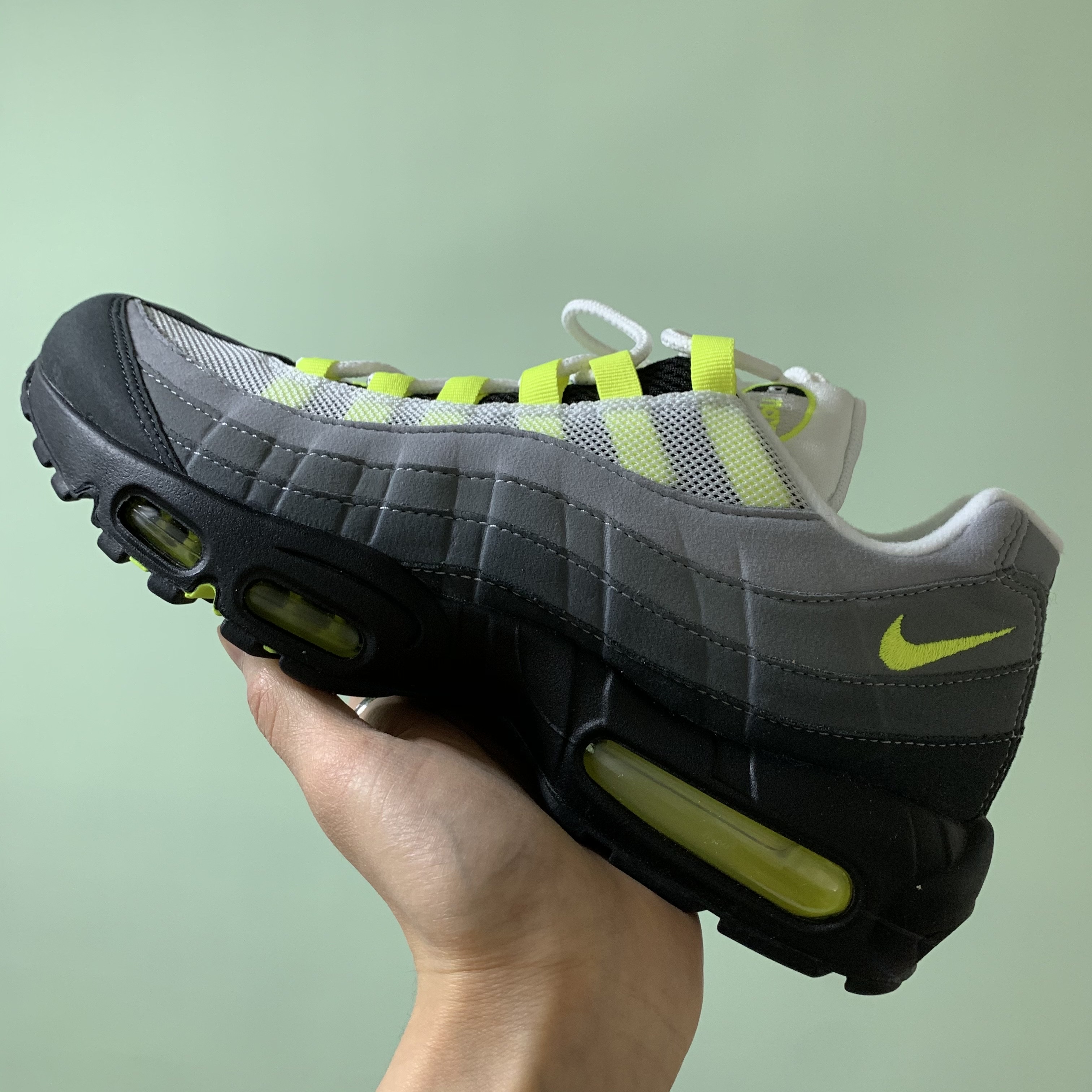 Nike Air Max 95 OG Neon Yellow 2020 착용 스타일