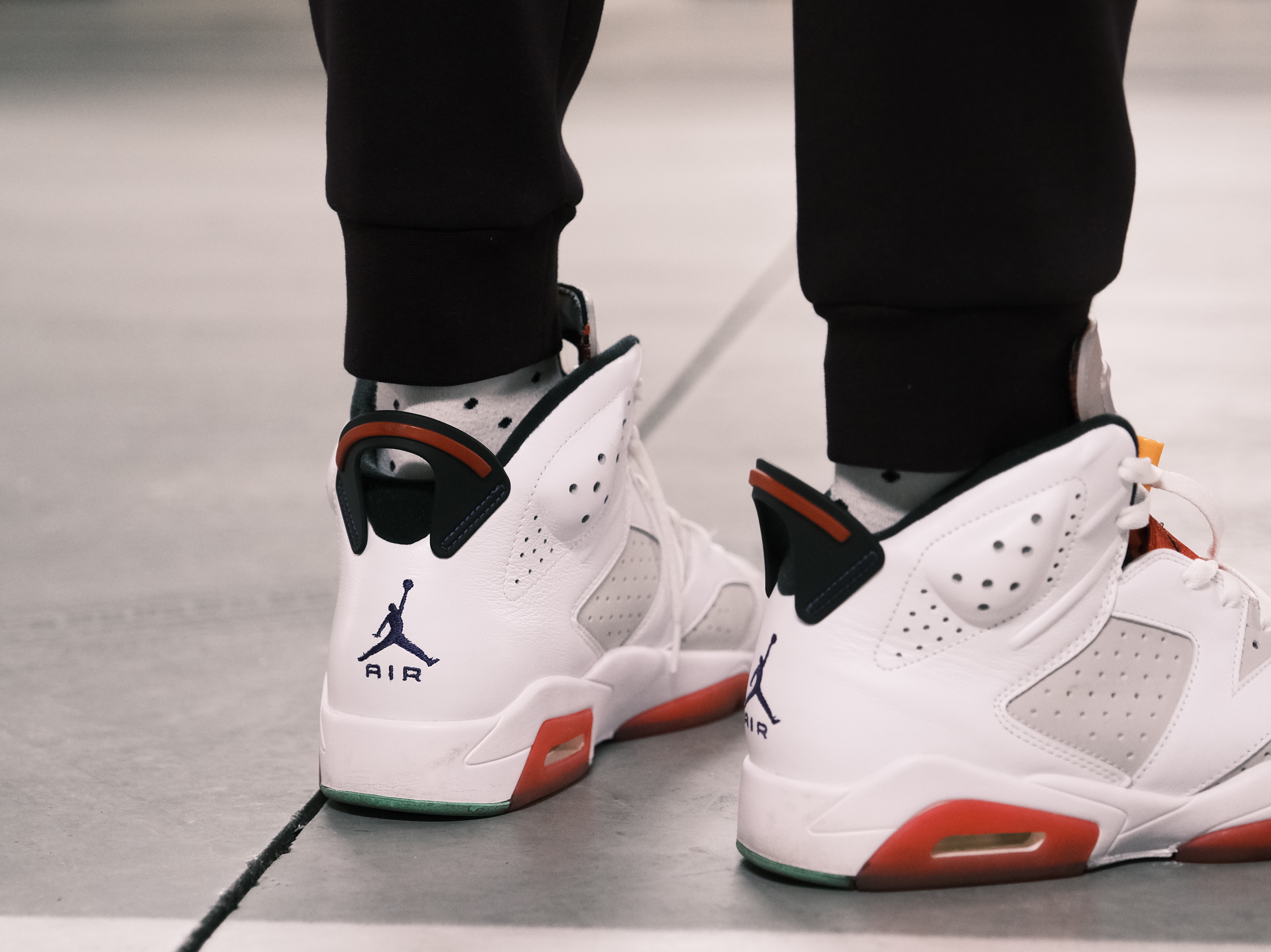 Jordan 6 Retro Hare 착용 스타일 - 3