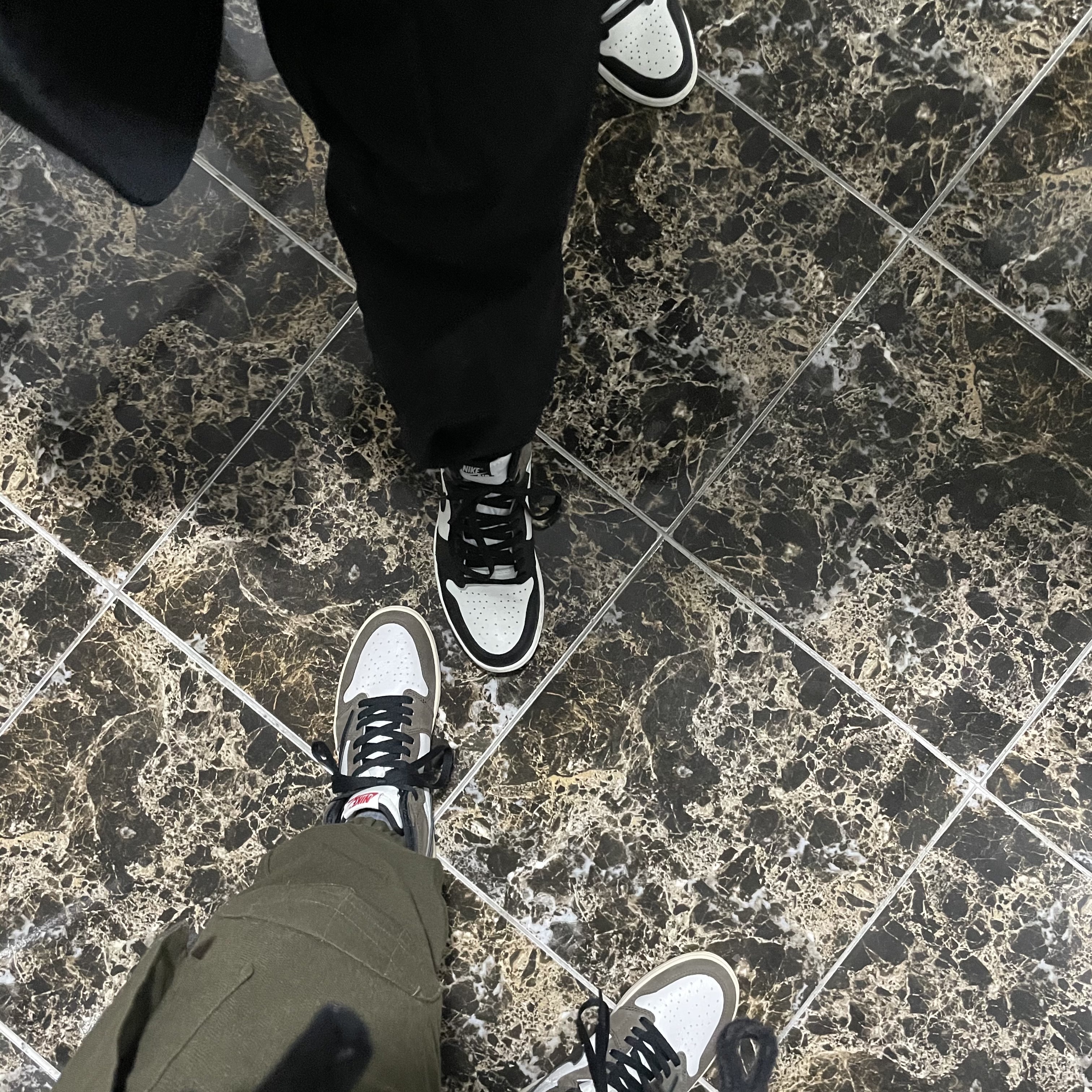 Jordan 1 Retro High OG Black Mocha, Jordan 1 x Travis Scott Retro High OG SP Mocha 착용 스타일