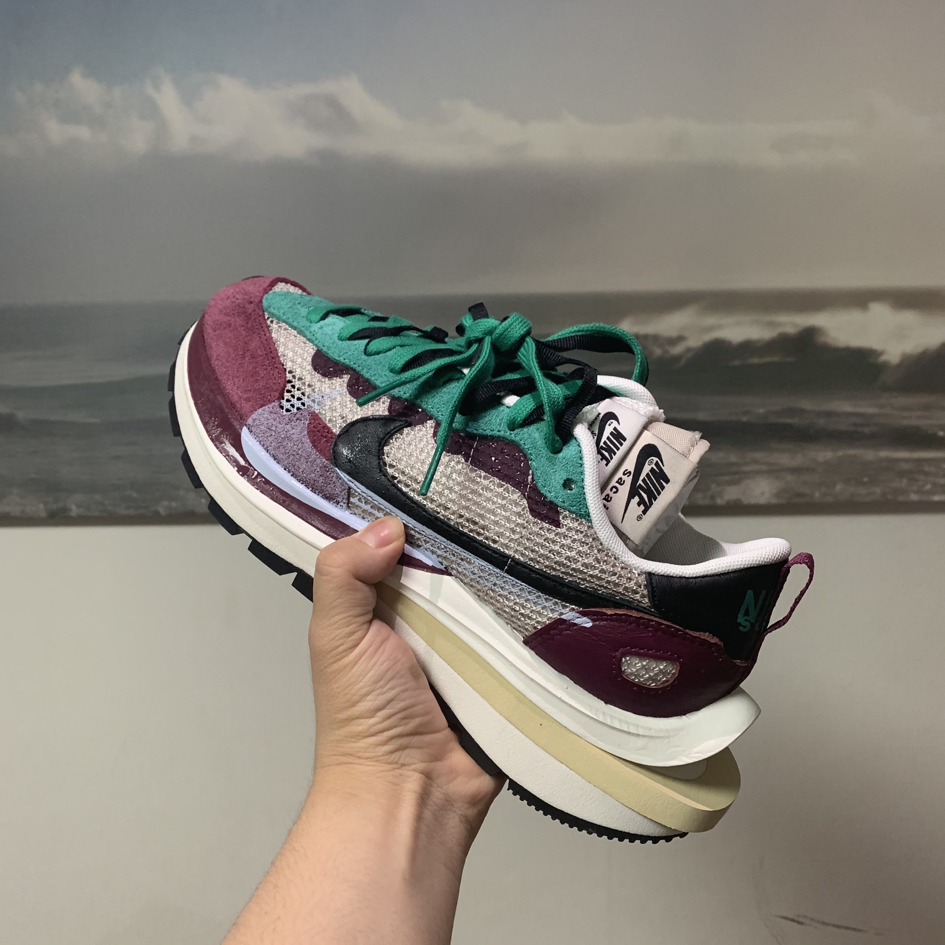 Nike x Sacai VaporWaffle String & Black Villain Red 착용 스타일