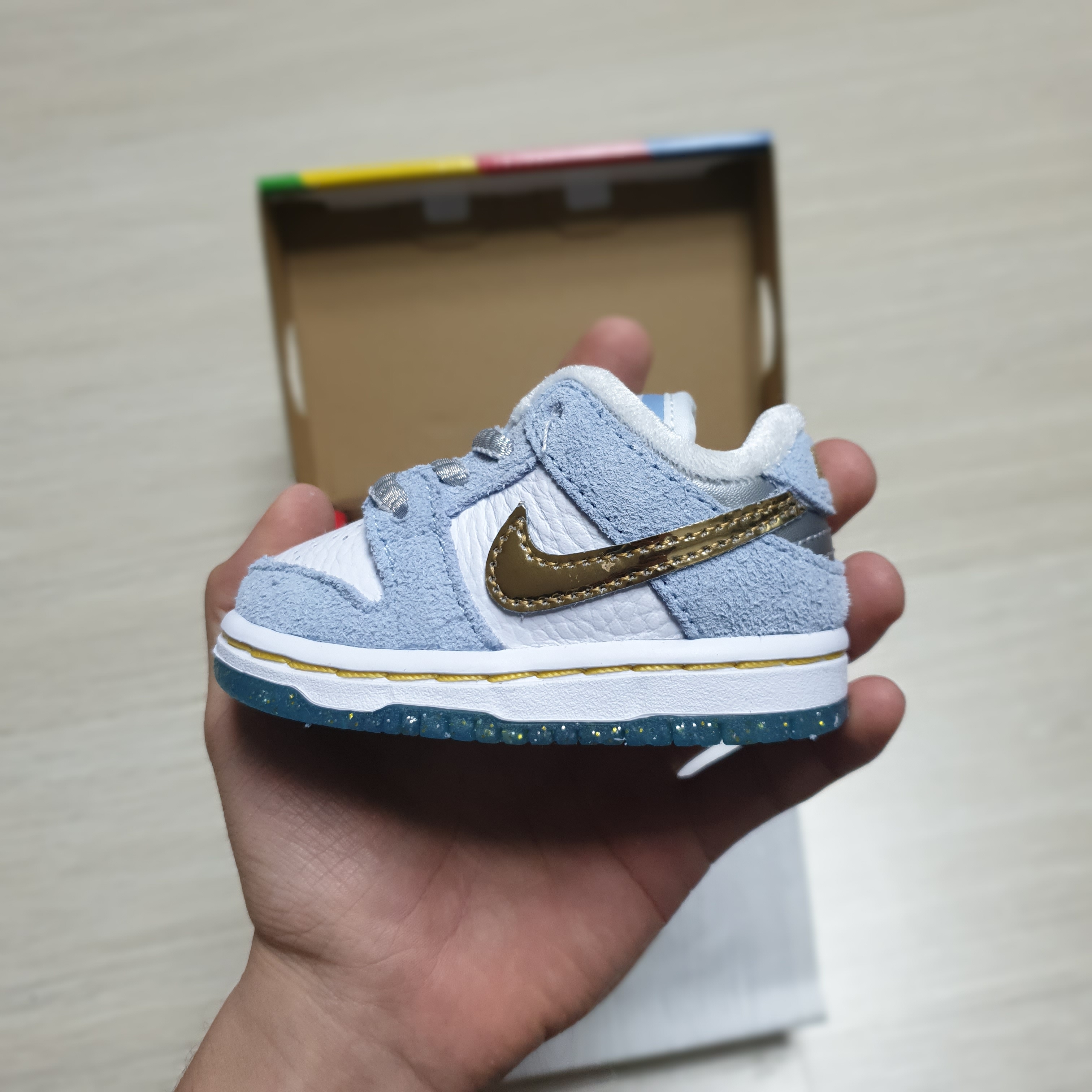 (TD) Nike x Sean Cliver SB Dunk Low Holiday Special 착용 스타일 - 5