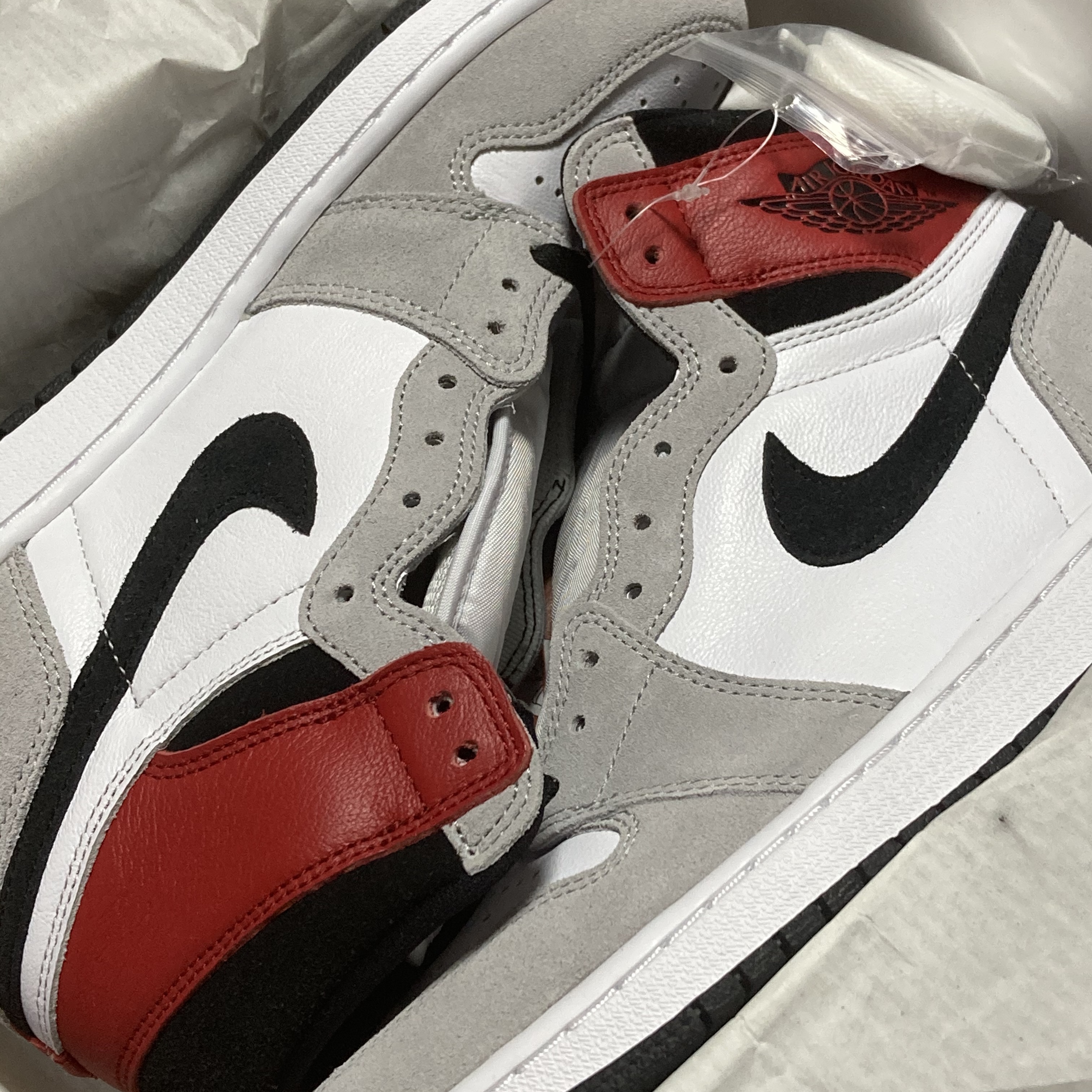 Jordan 1 Retro High OG Light Smoke Grey 착용 스타일
