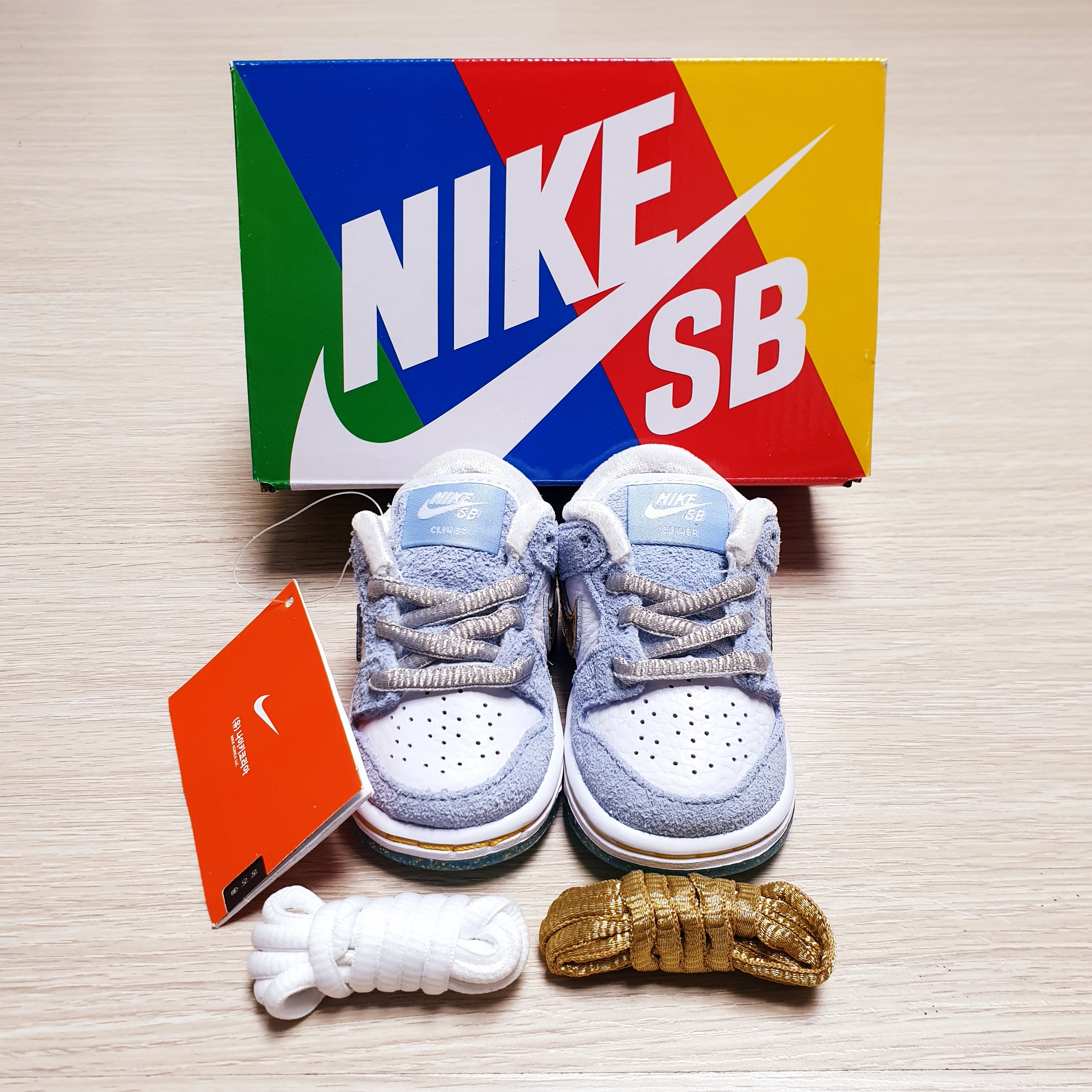 (TD) Nike x Sean Cliver SB Dunk Low Holiday Special 착용 스타일 - 2