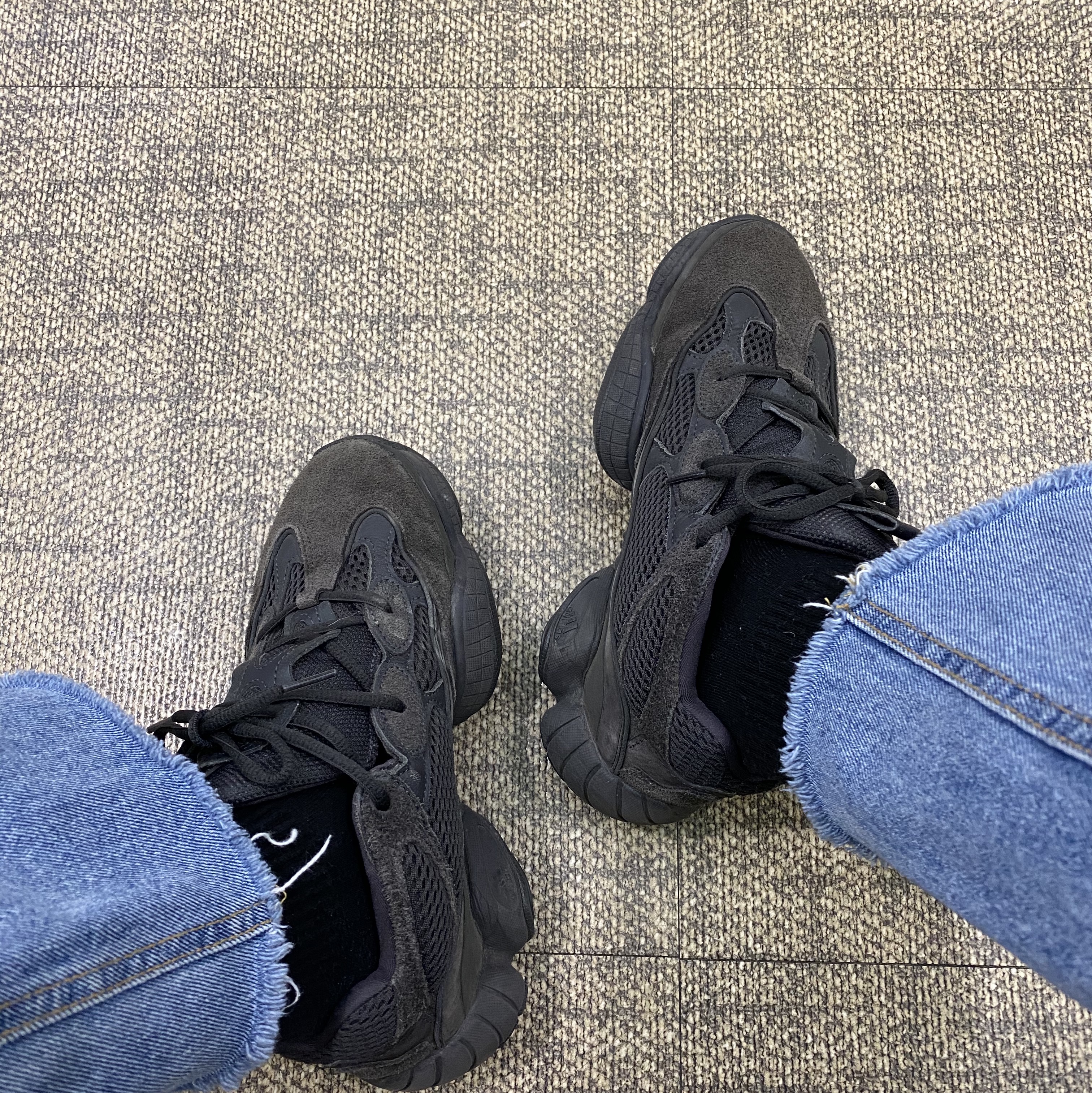 Adidas Yeezy 500 Utility Black 2018/2020 착용 스타일