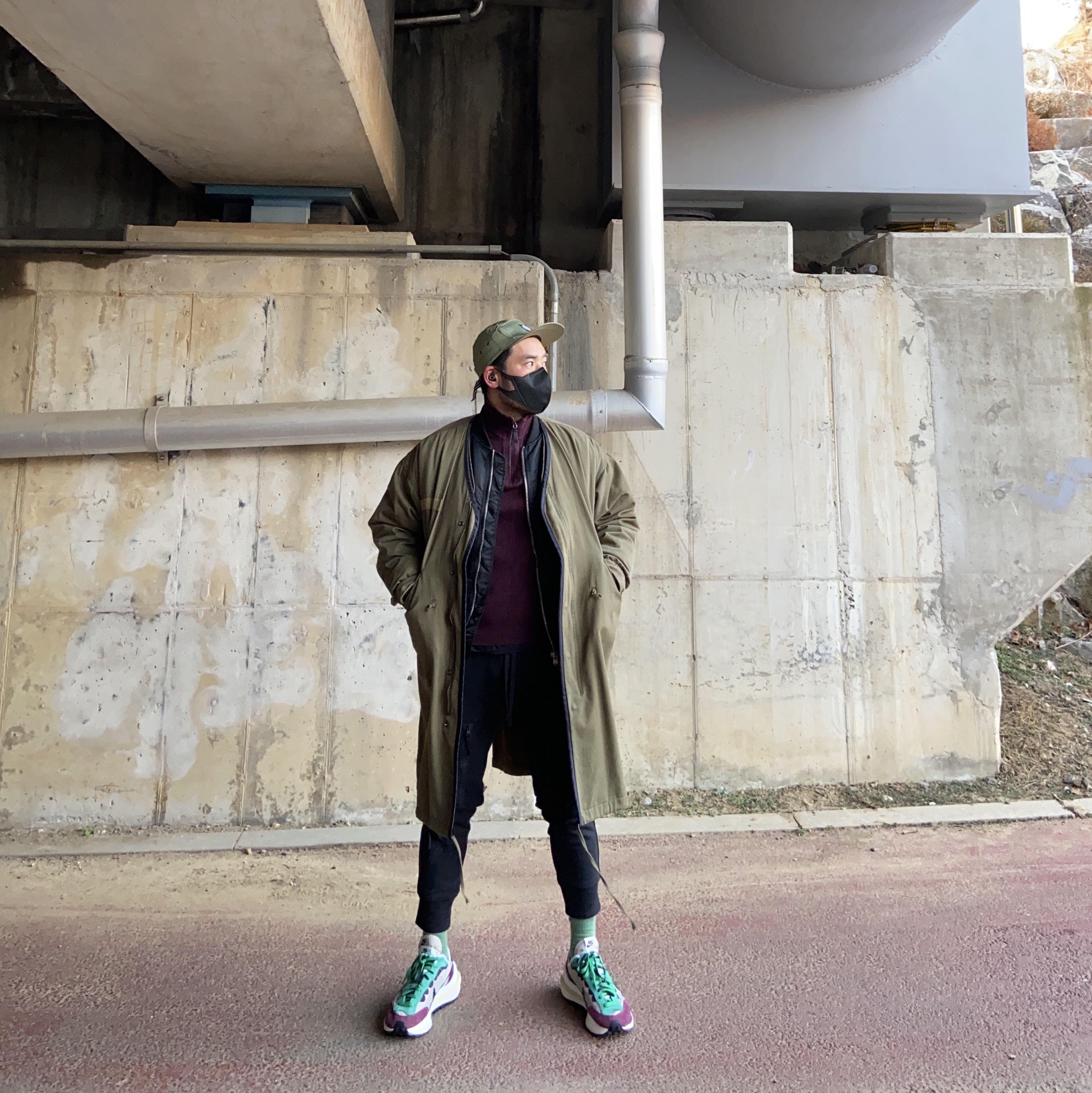 Nike x Sacai VaporWaffle String & Black Villain Red 착용 스타일 - 3