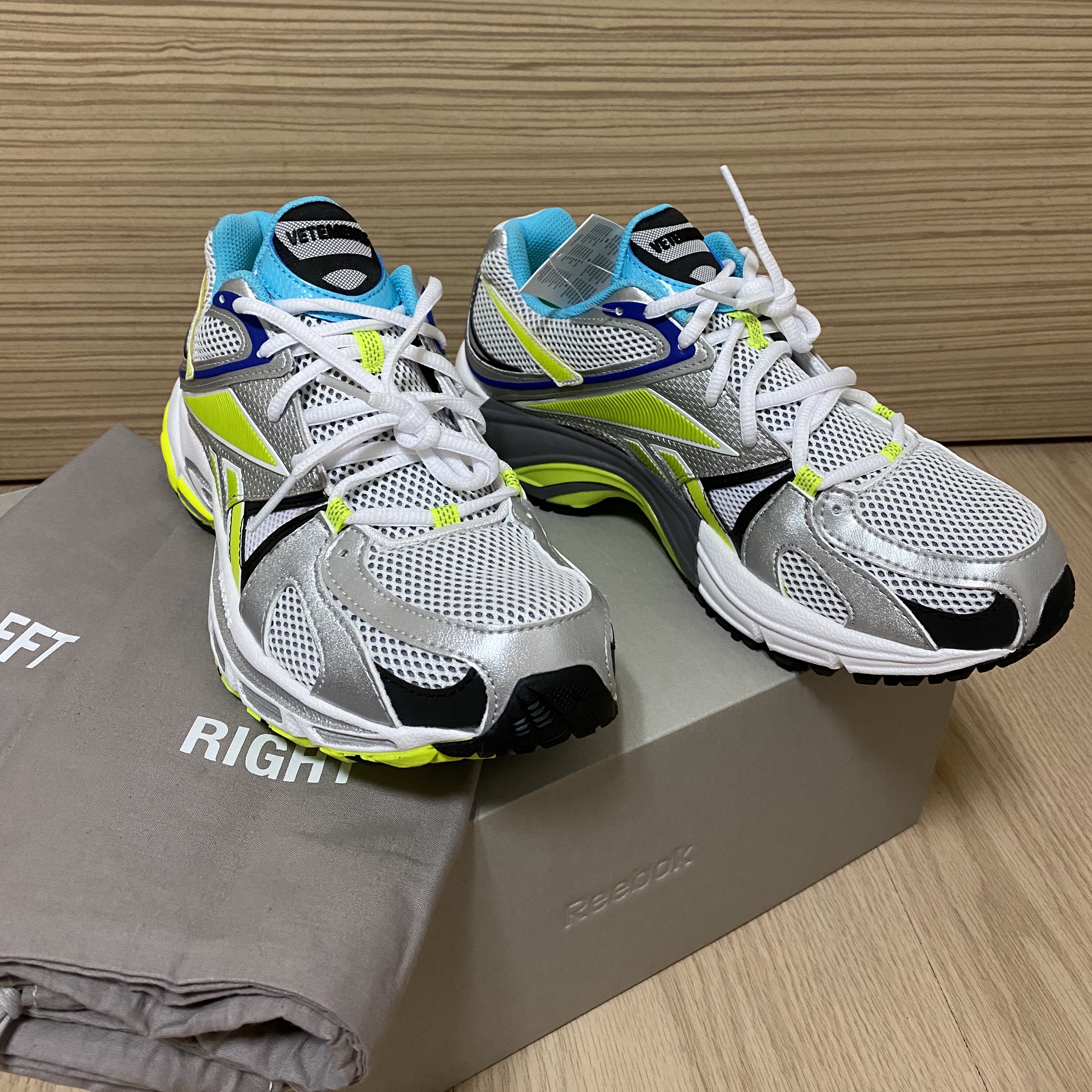 Reebok x Vetements Spike Runner 200 Silver Lime 착용 스타일