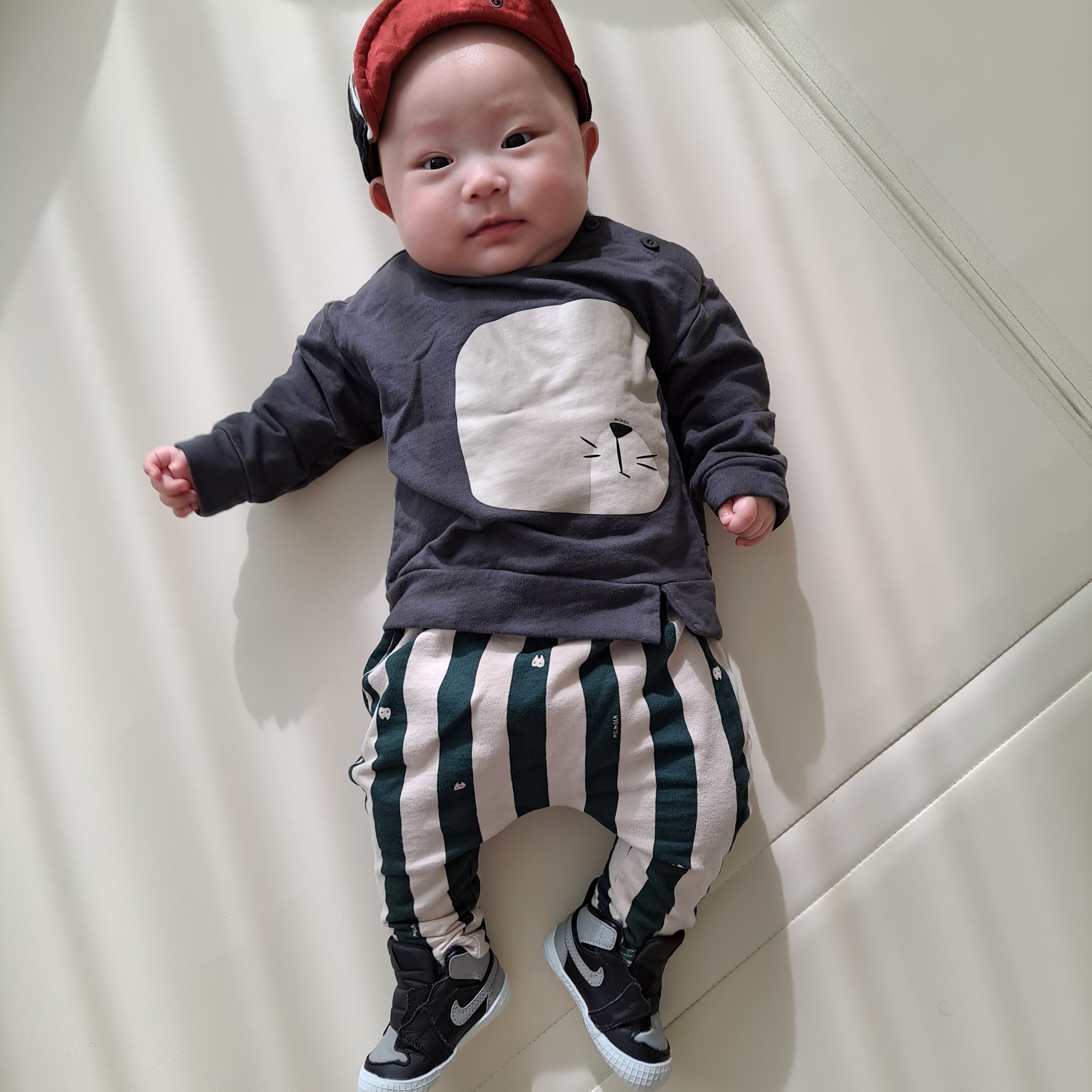 (CB) Jordan 1 Crib Bootie Black Medium Grey 착용 스타일 - 1