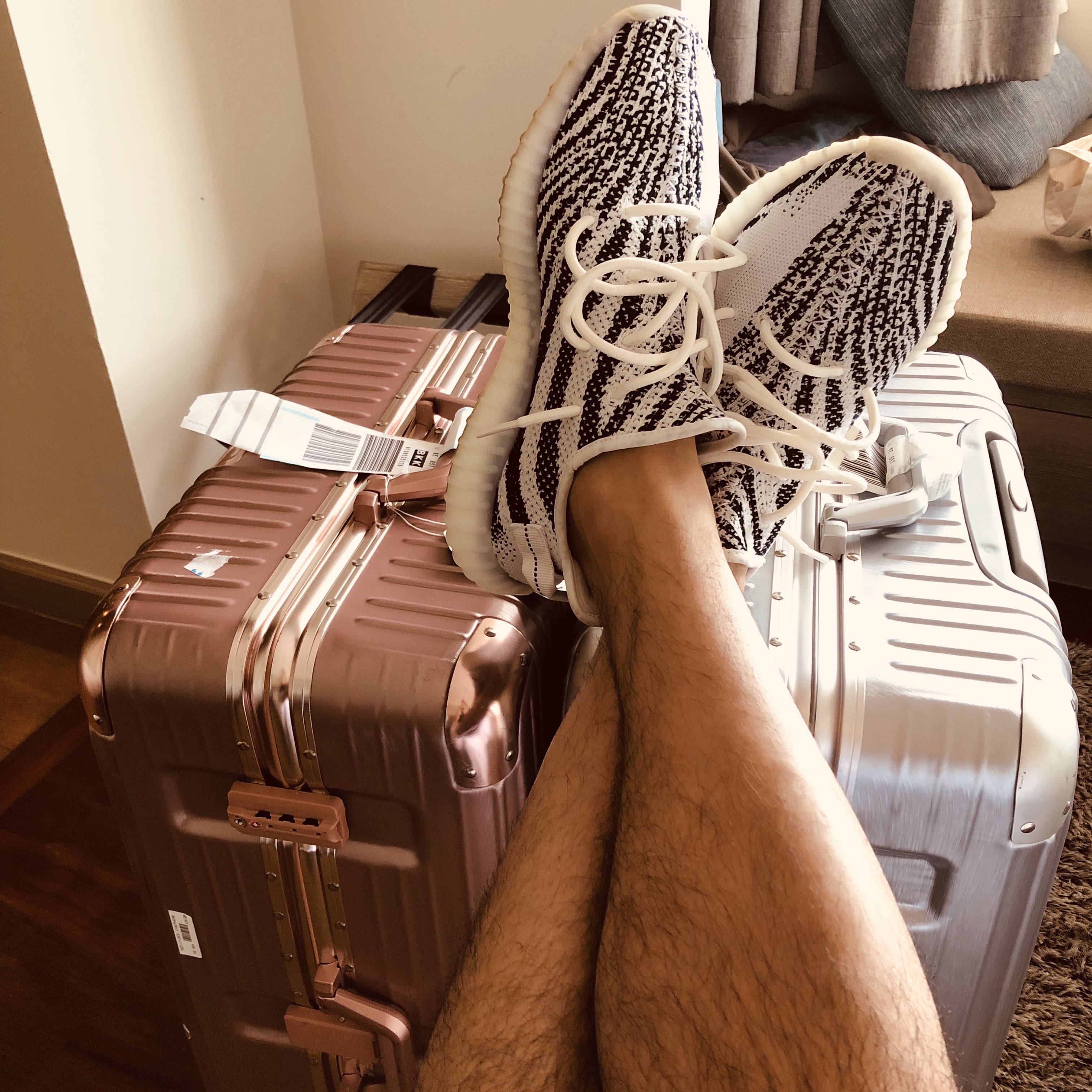 Adidas Yeezy Boost 350 V2 Zebra 2017/2019/2020 착용 스타일 - 1