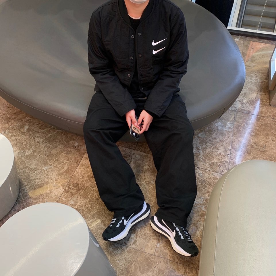 Nike x Sacai VaporWaffle Black White 착용 스타일