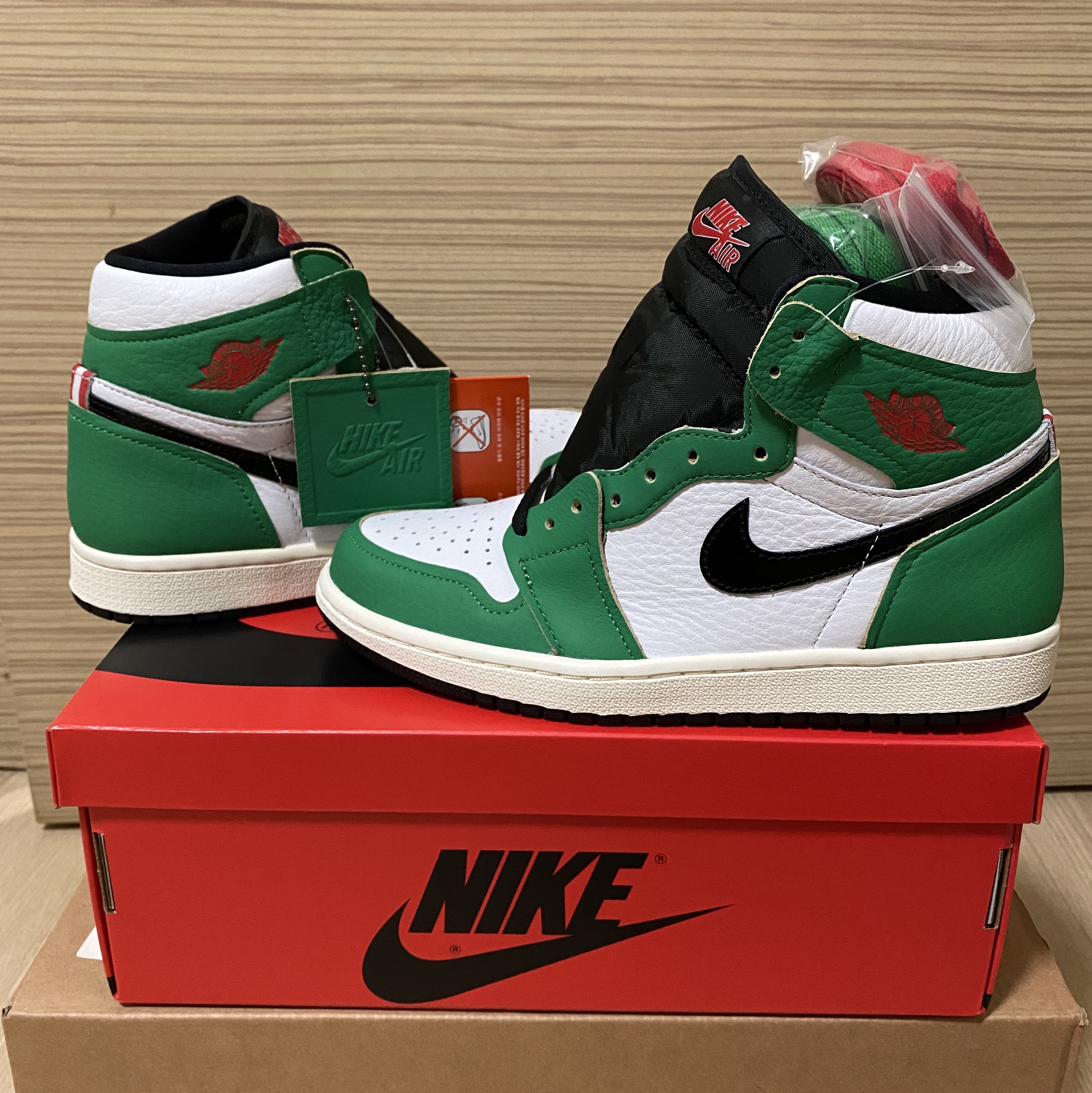 (W) Jordan 1 Retro High OG Lucky Green 착용 스타일