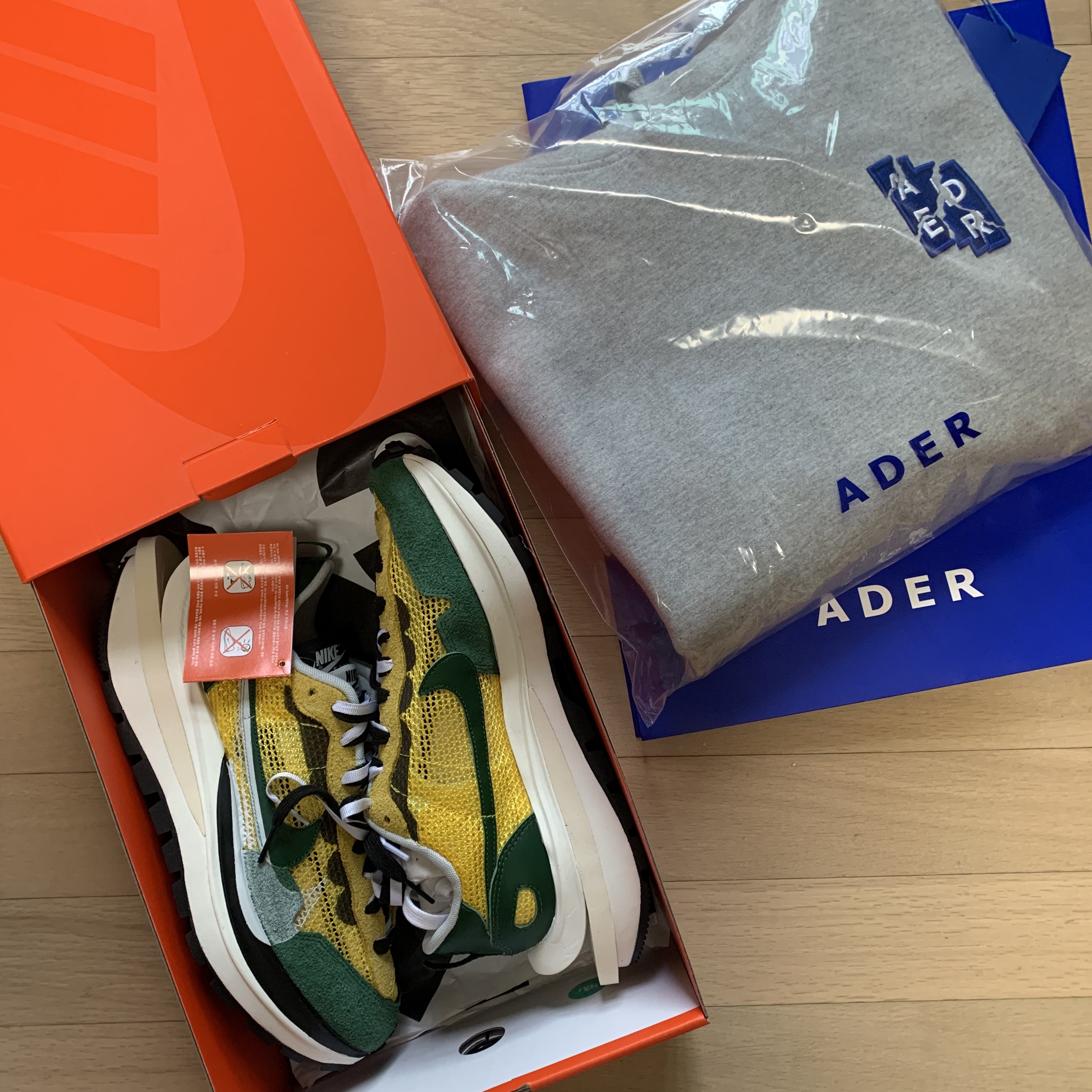 Nike x Sacai VaporWaffle Tour Yellow & Gorge Green Sail 착용 스타일 - 1