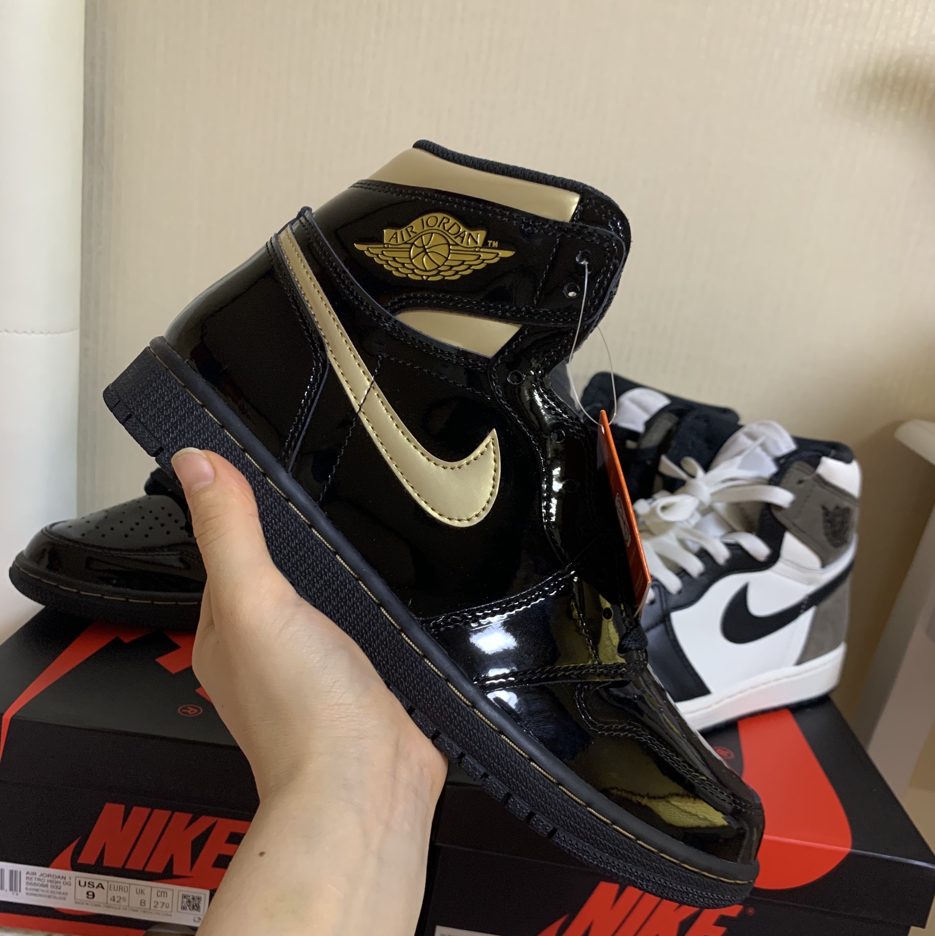 Jordan 1 Retro High OG Metallic Gold 착용 스타일