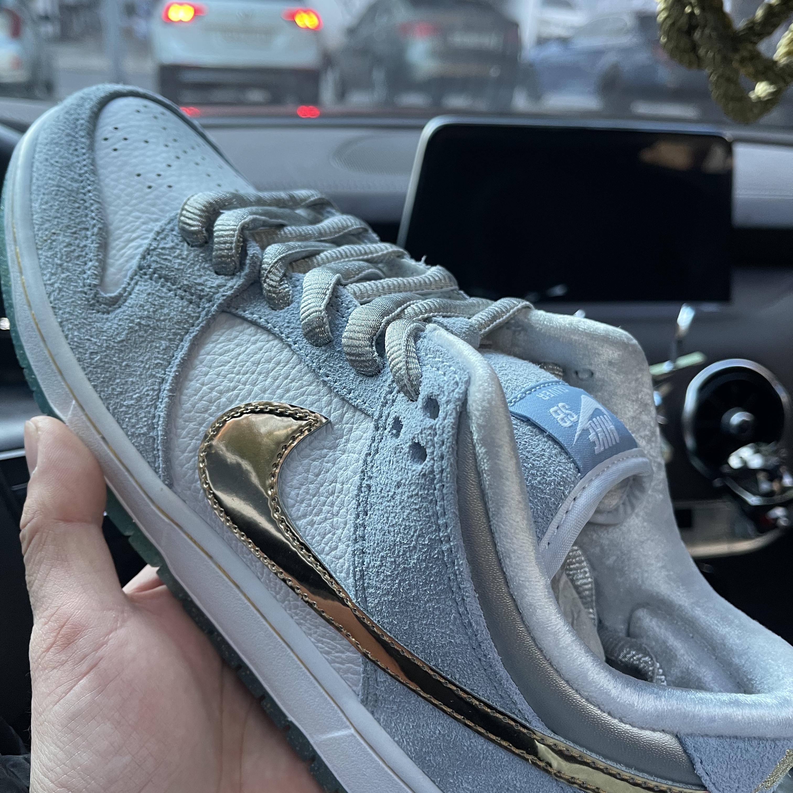 Nike x Sean Cliver SB Dunk Low Holiday Special 착용 스타일