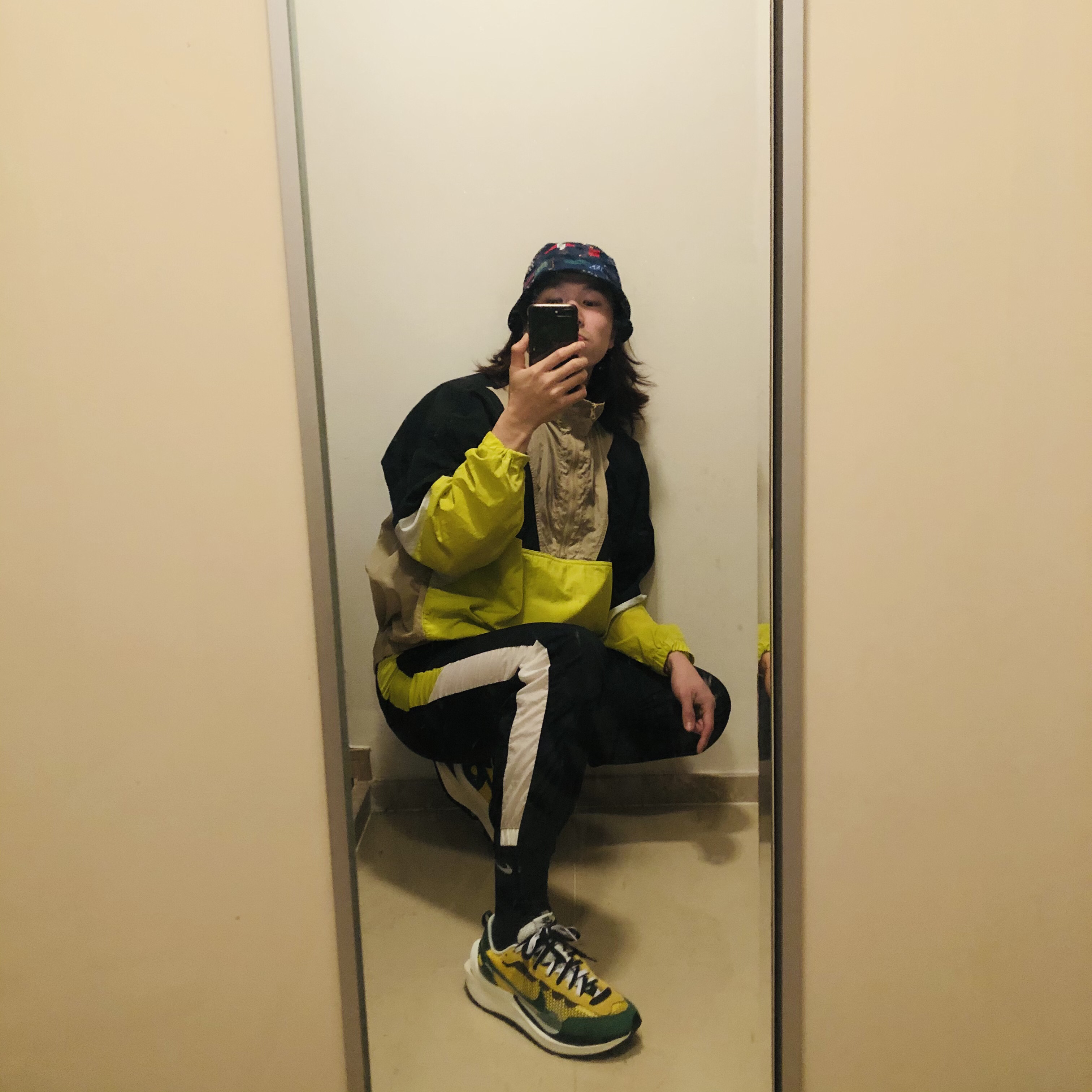 Nike x Sacai VaporWaffle Tour Yellow & Gorge Green Sail 착용 스타일 - 1