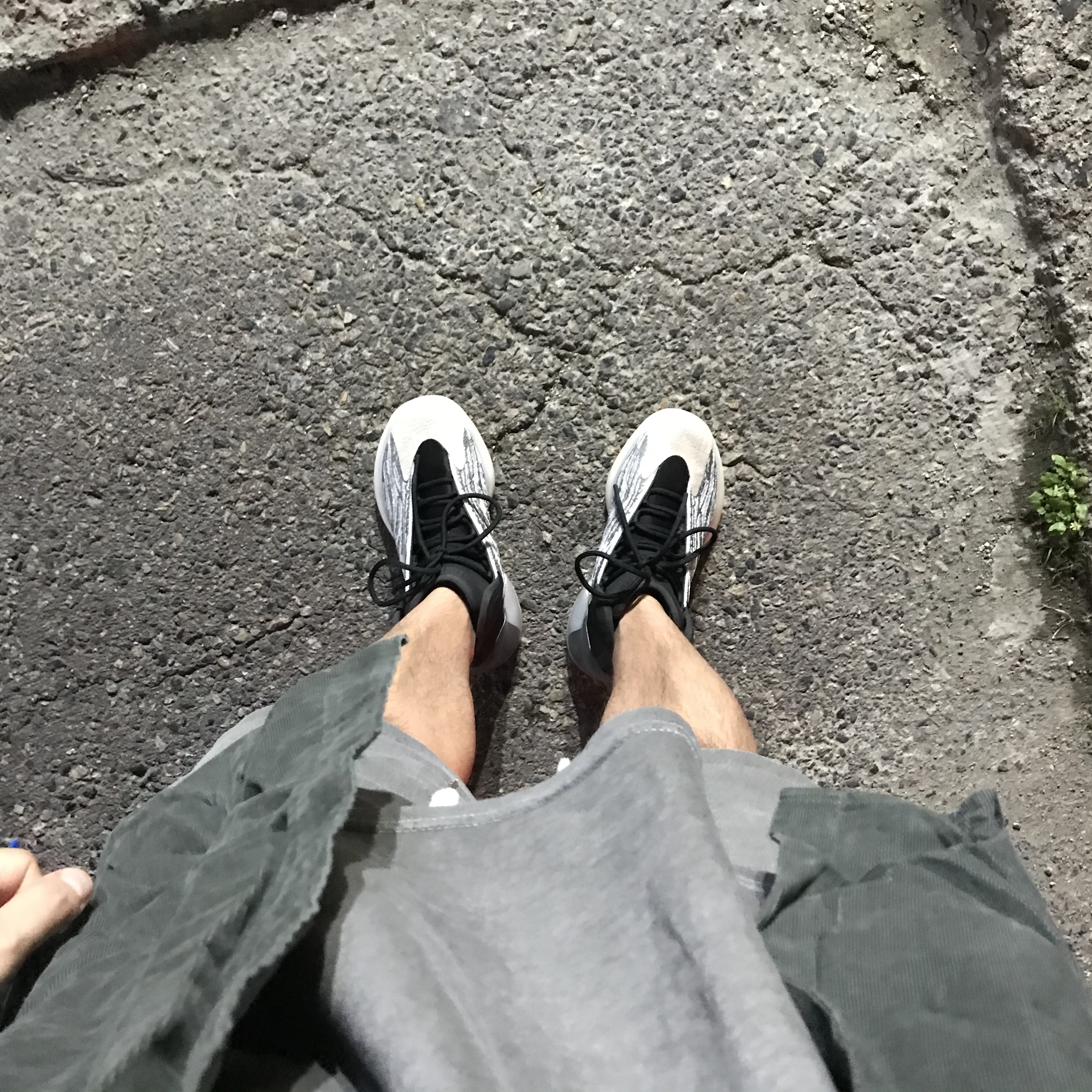 Adidas Yeezy QNTM Lifestyle 착용 스타일 - 3