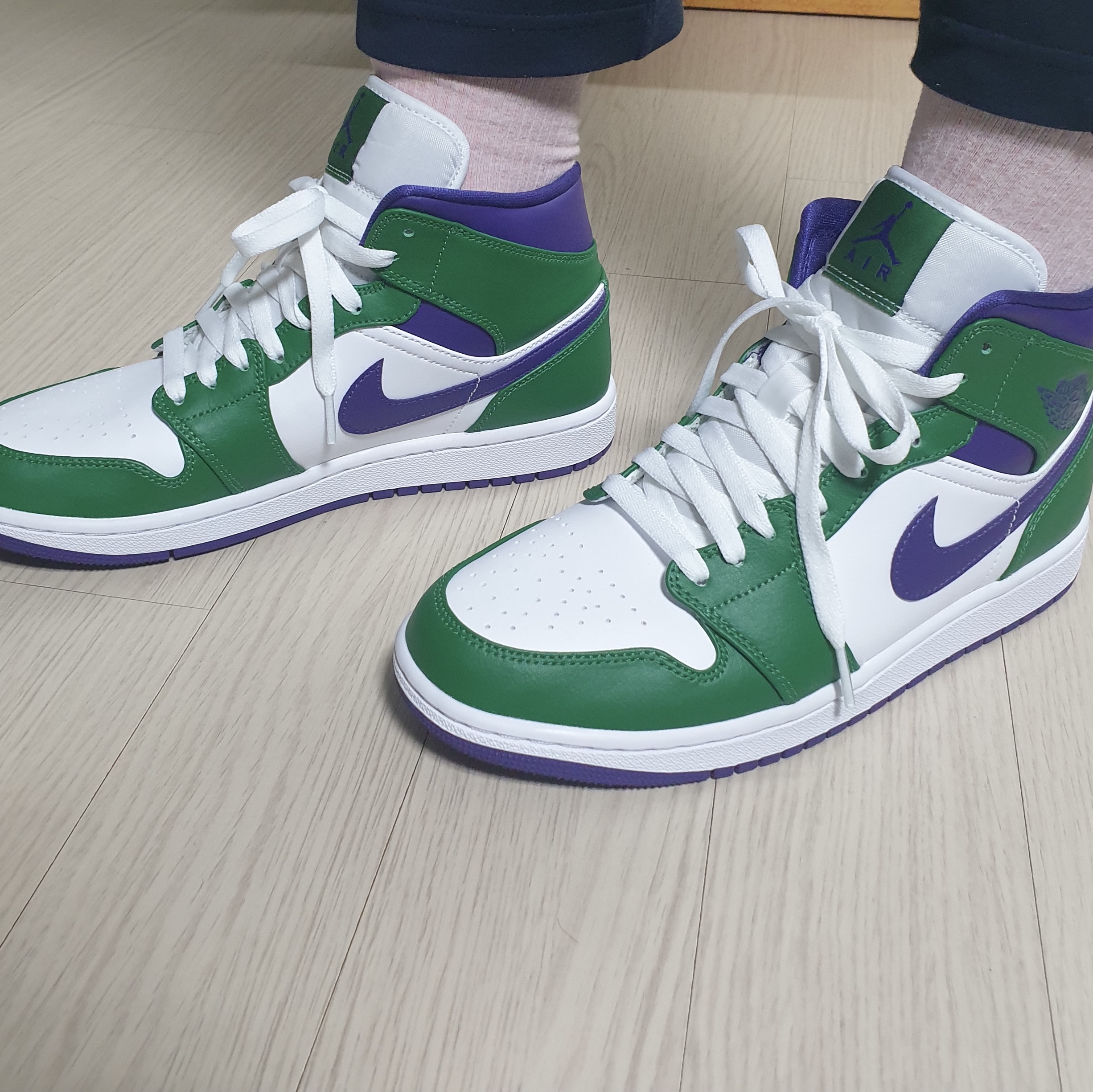 Jordan 1 Mid Incredible Hulk 착용 스타일 - 2