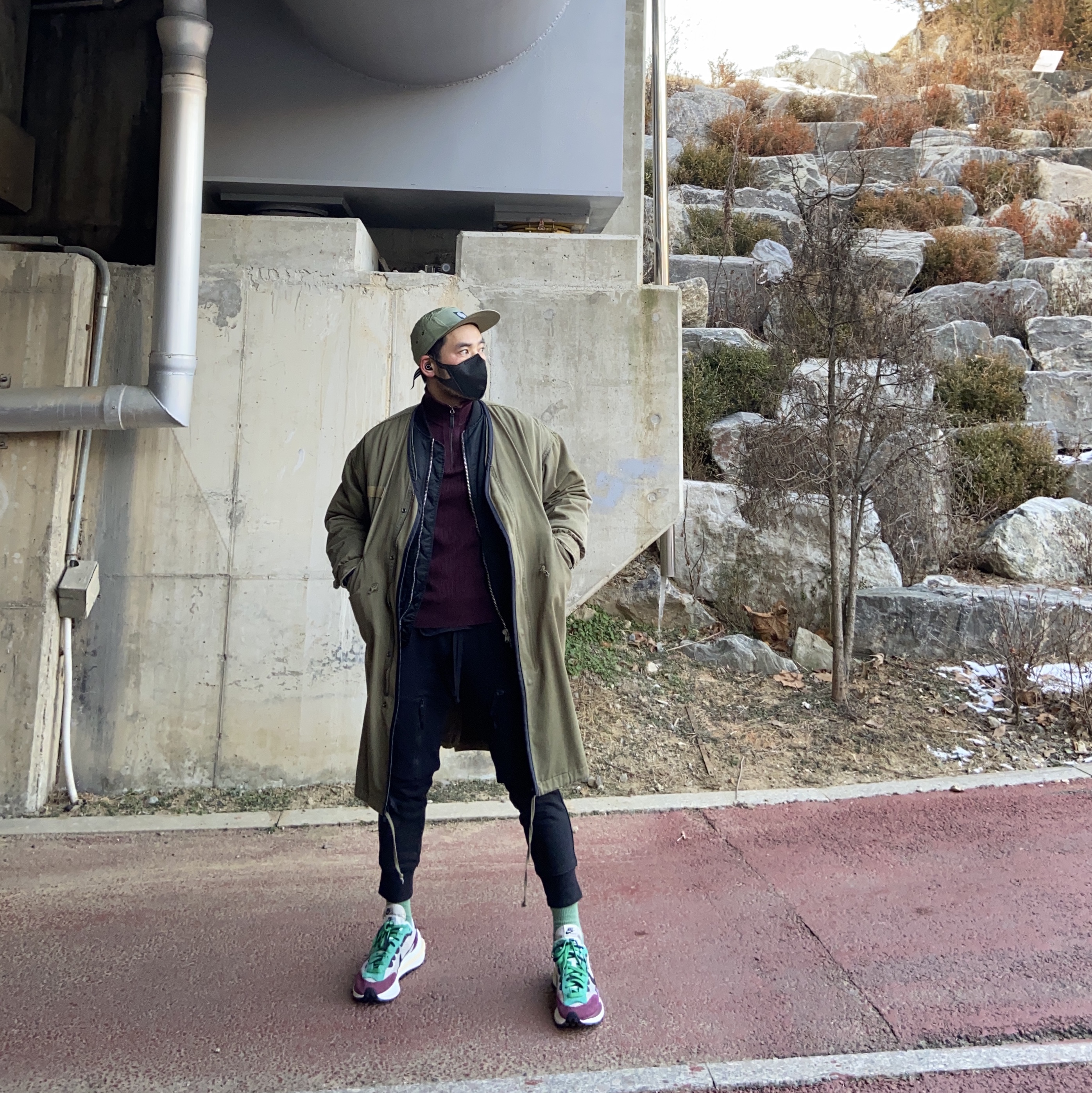Nike x Sacai VaporWaffle String & Black Villain Red 착용 스타일 - 1