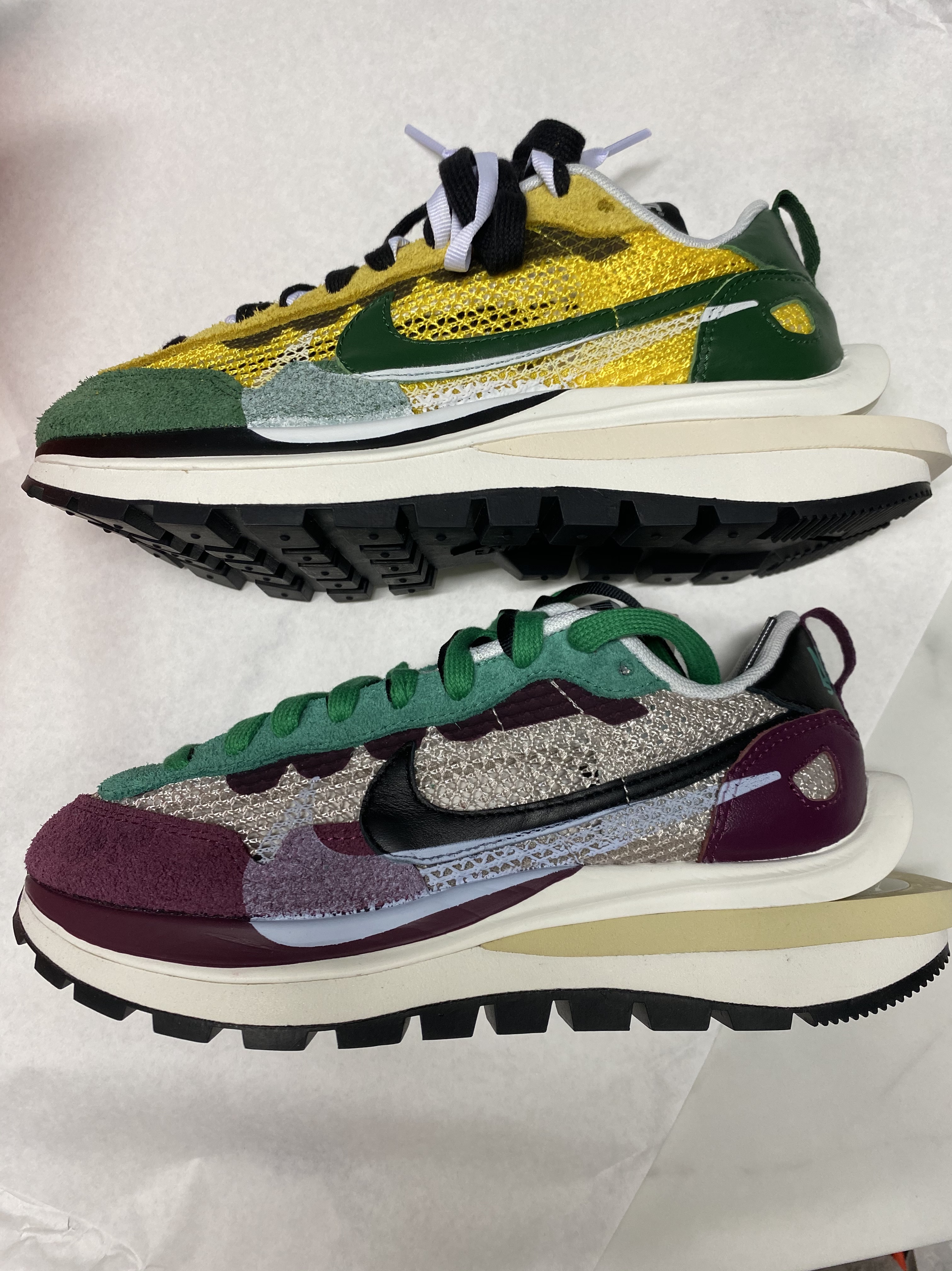 Nike x Sacai VaporWaffle String & Black Villain Red, Nike x Sacai VaporWaffle Tour Yellow & Gorge Green Sail 착용 스타일