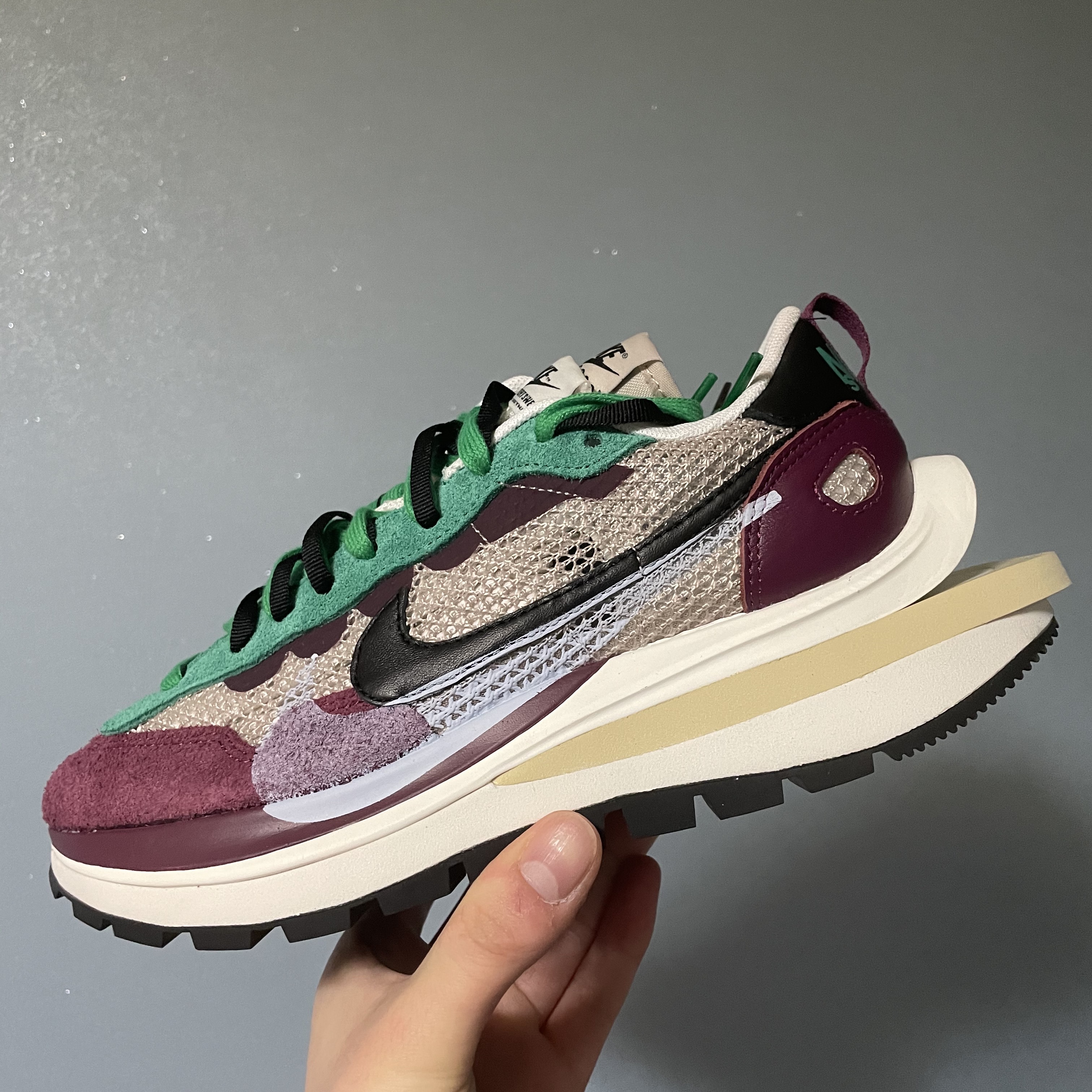 Nike x Sacai VaporWaffle String & Black Villain Red 착용 스타일 - 1