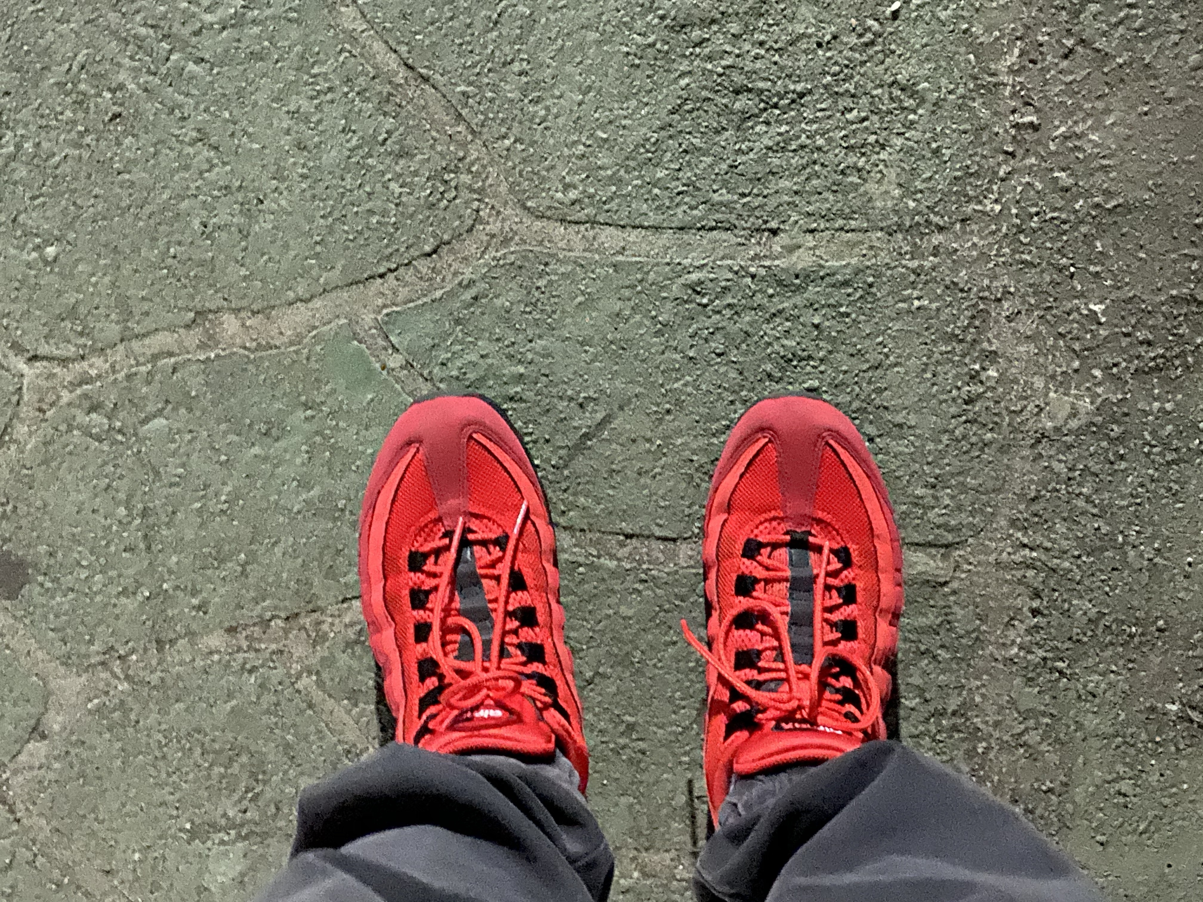 Nike Air Max 95 OG Habanero Red 착용 스타일 - 3