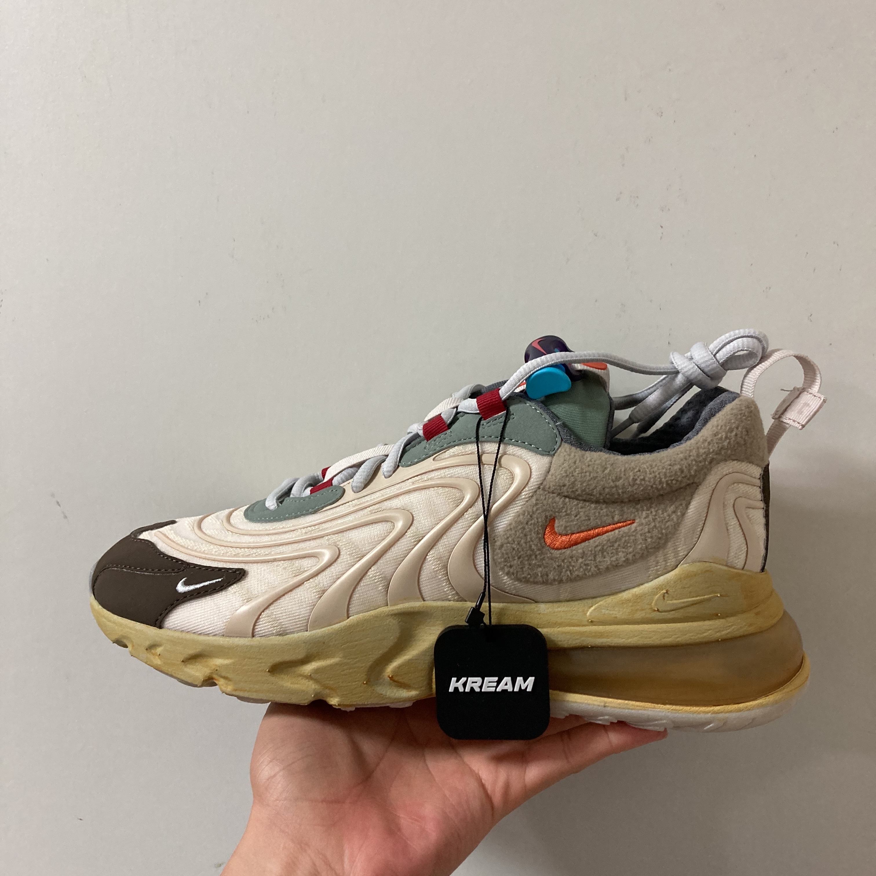 Nike x Travis Scott Air Max 270 React Cactus Trails 착용 스타일