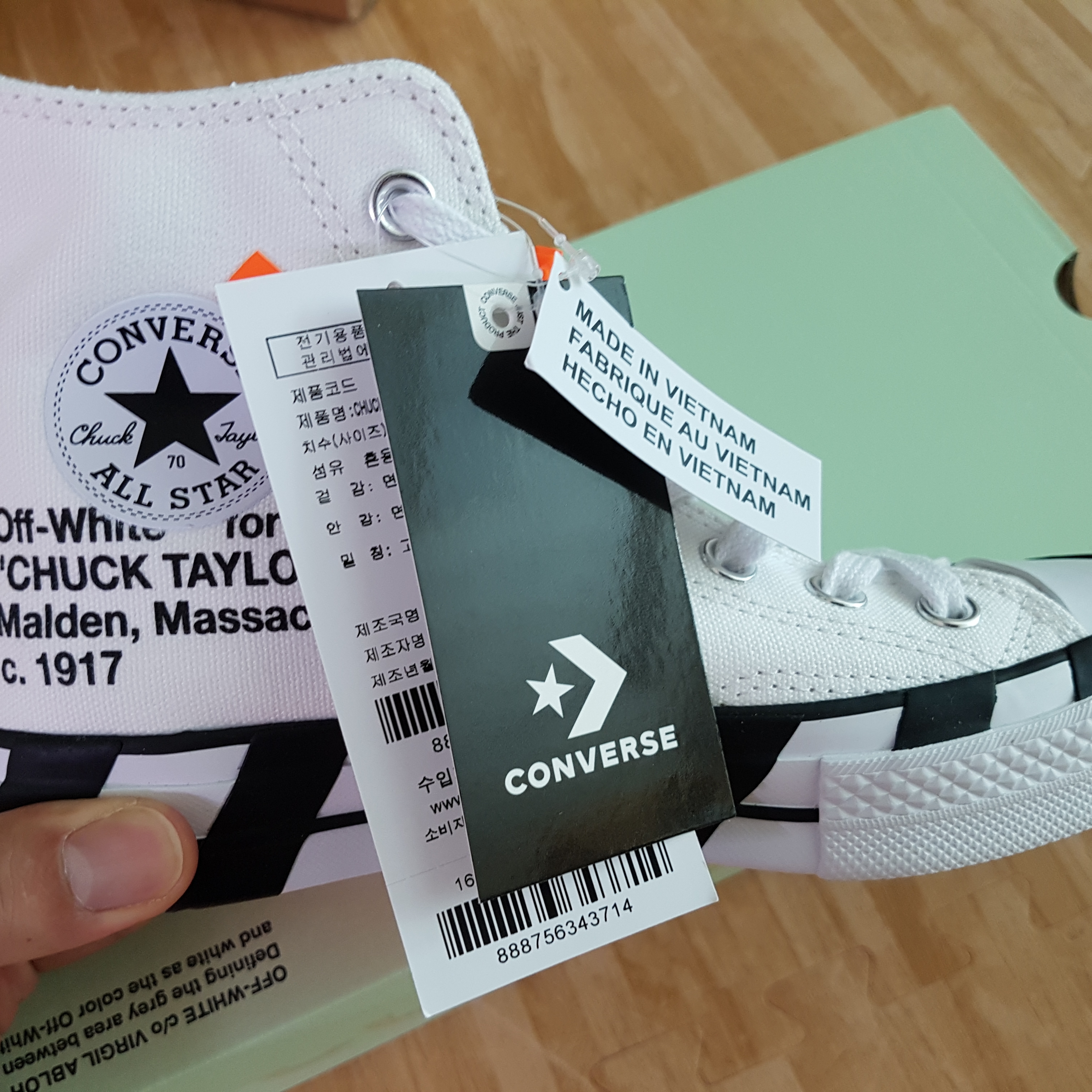 Converse x Off-White Chuck 70 High V2 2018 착용 스타일 - 1