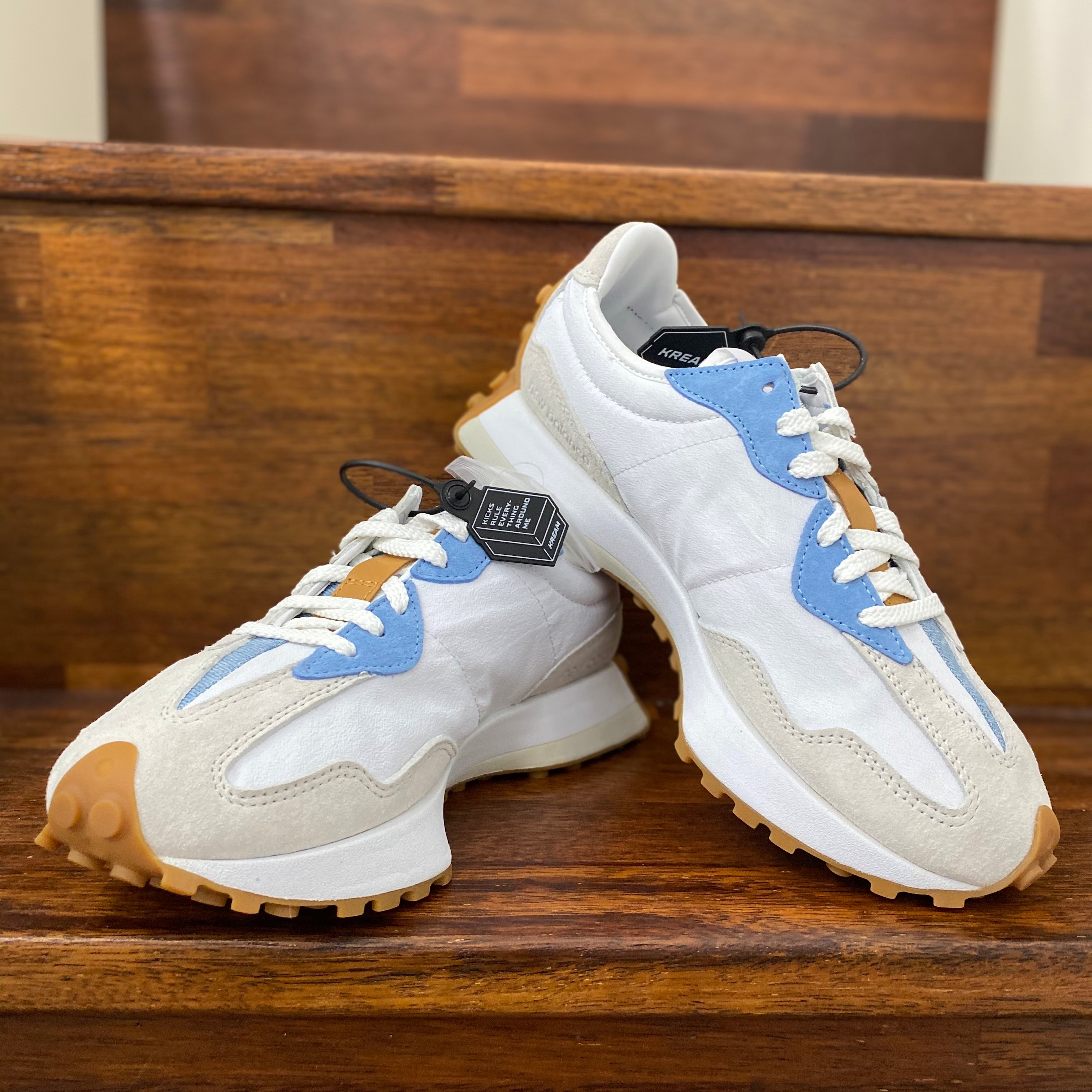 (W) New Balance x Levi's 327 Blue - Levi's Tag 착용 스타일 - 1