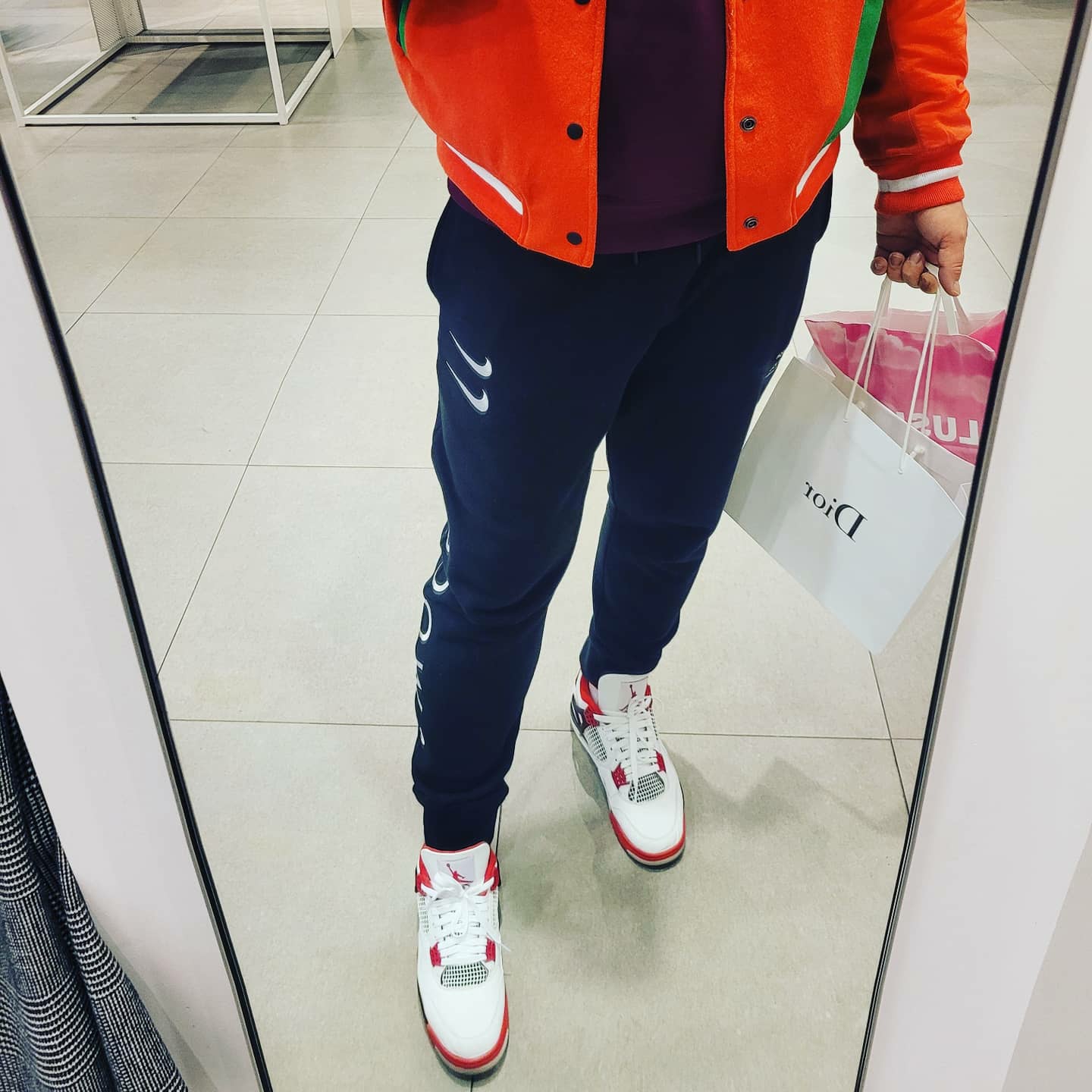 Jordan 4 Retro OG Fire Red 2020 착용 스타일