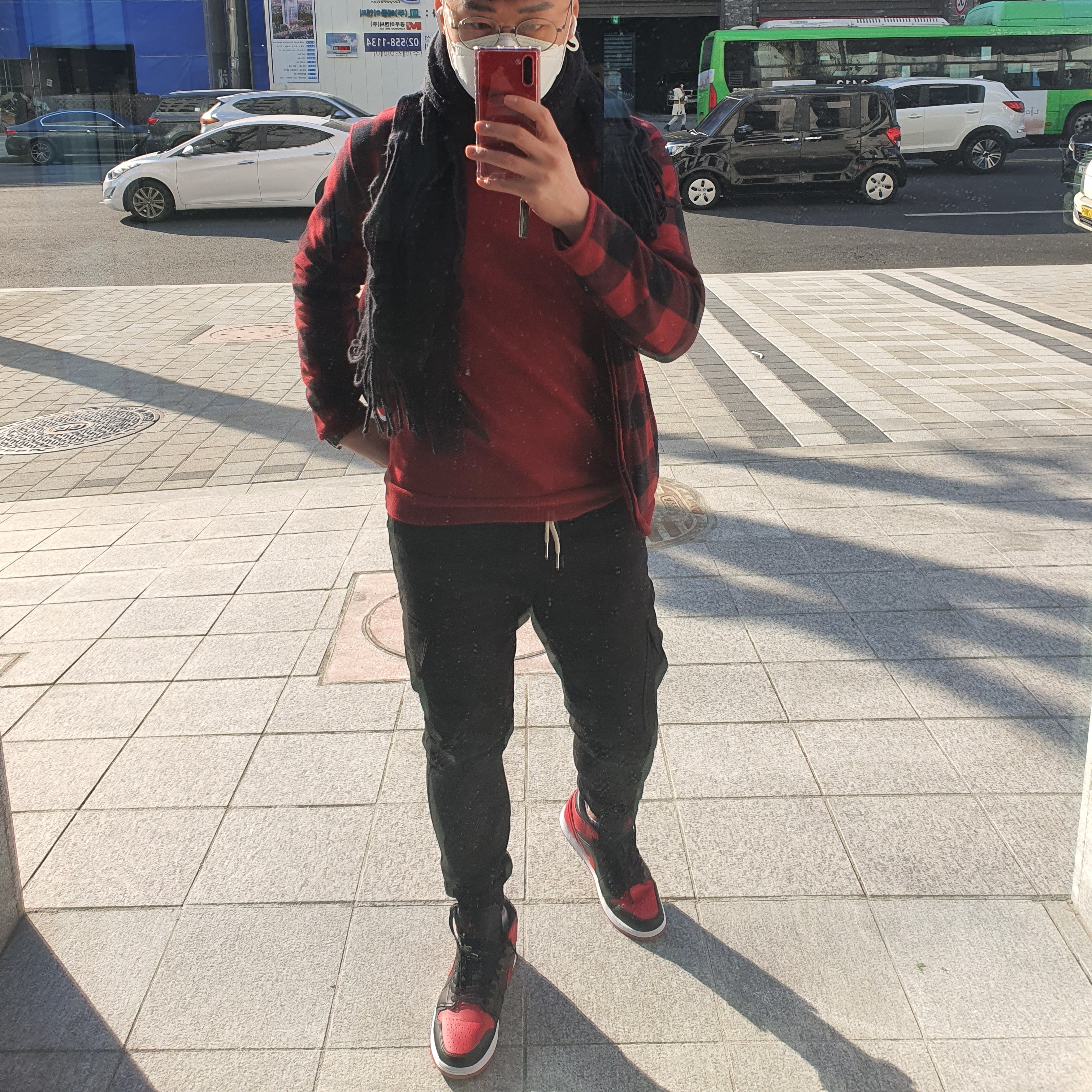 Jordan 1 Mid Bred Banned 2020, Jordan 11 Retro Bred 2012 착용 스타일 - 2