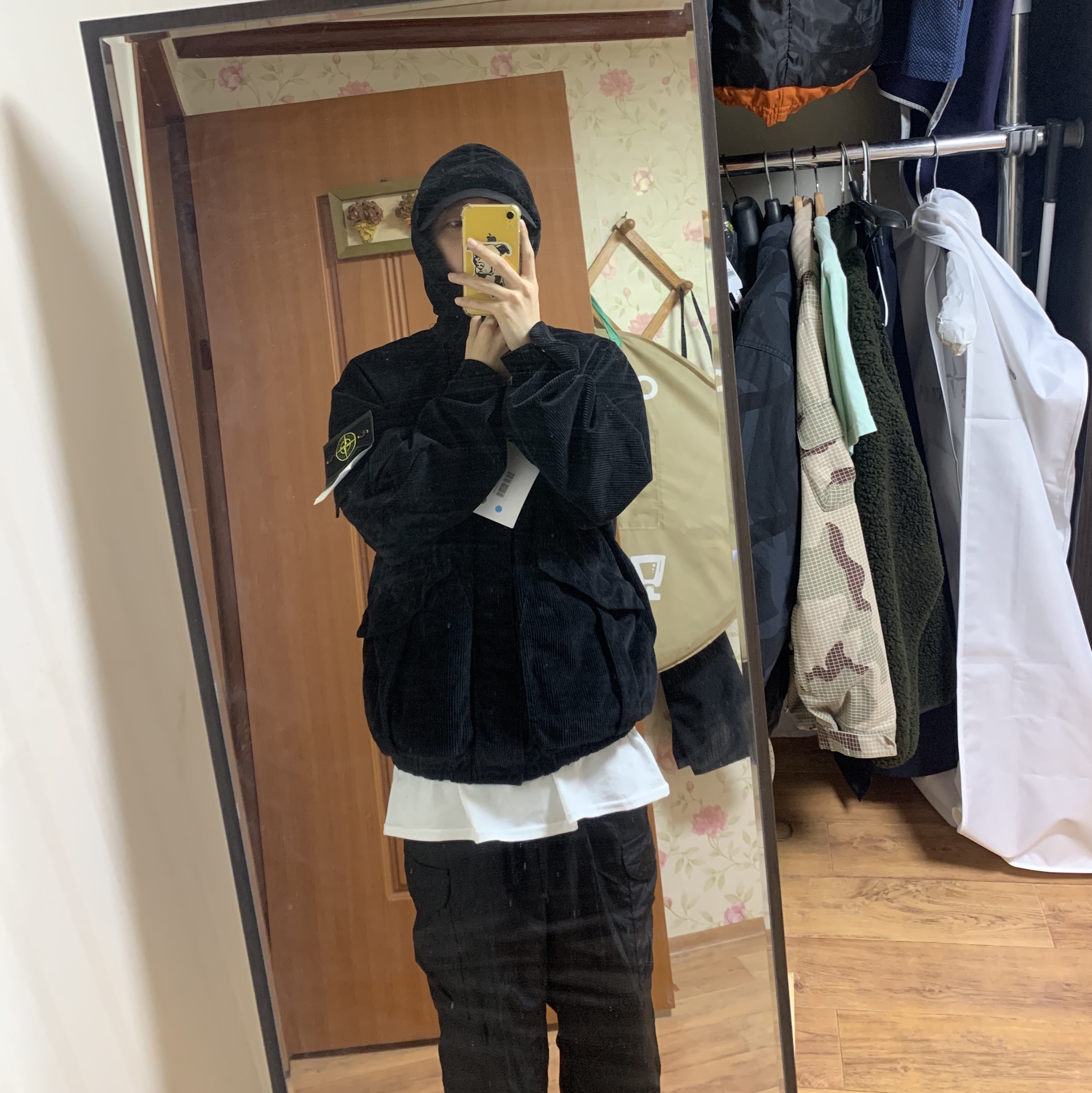 Supreme x Stone Island Corduroy Jacket Black - 20FW, Nike x Off-White Dunk Low Pine Green 착용 스타일 - 2