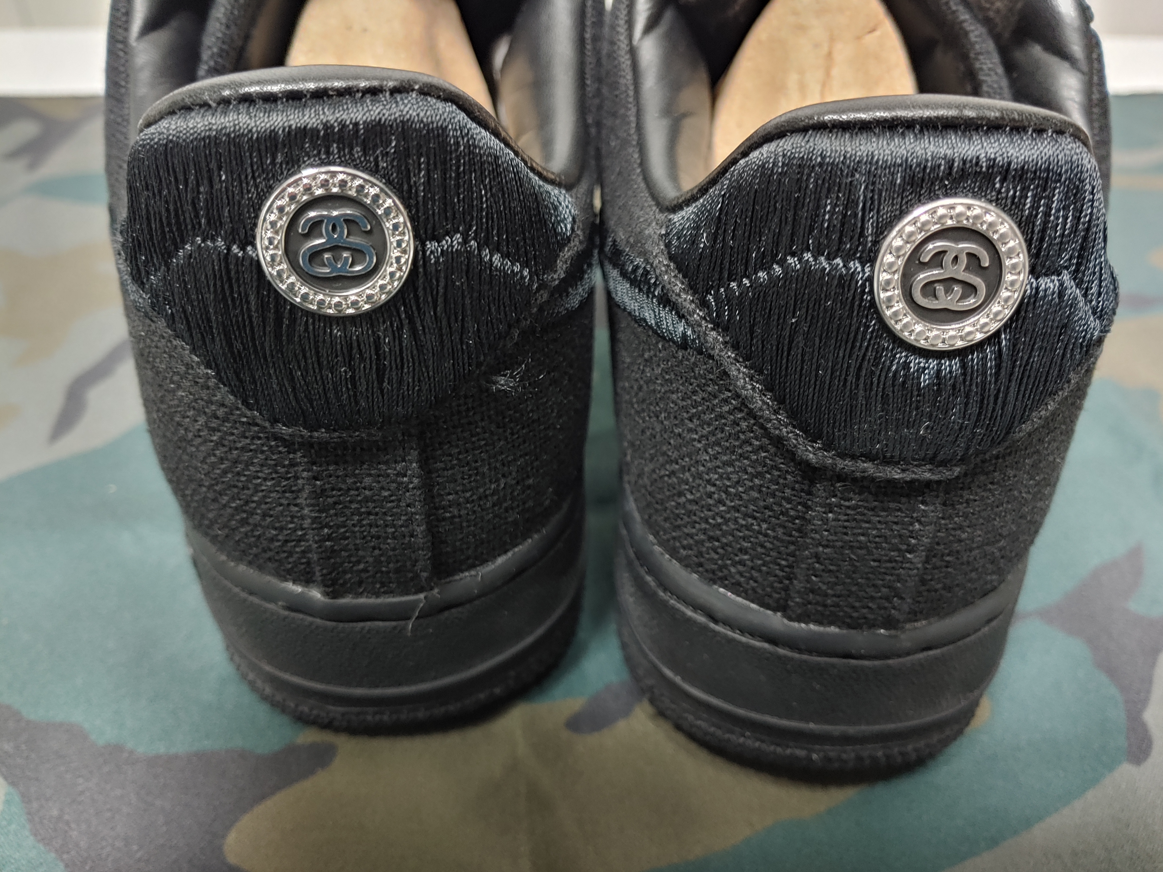 Nike x Stussy Air Force 1 Low Triple Black 착용 스타일 - 2