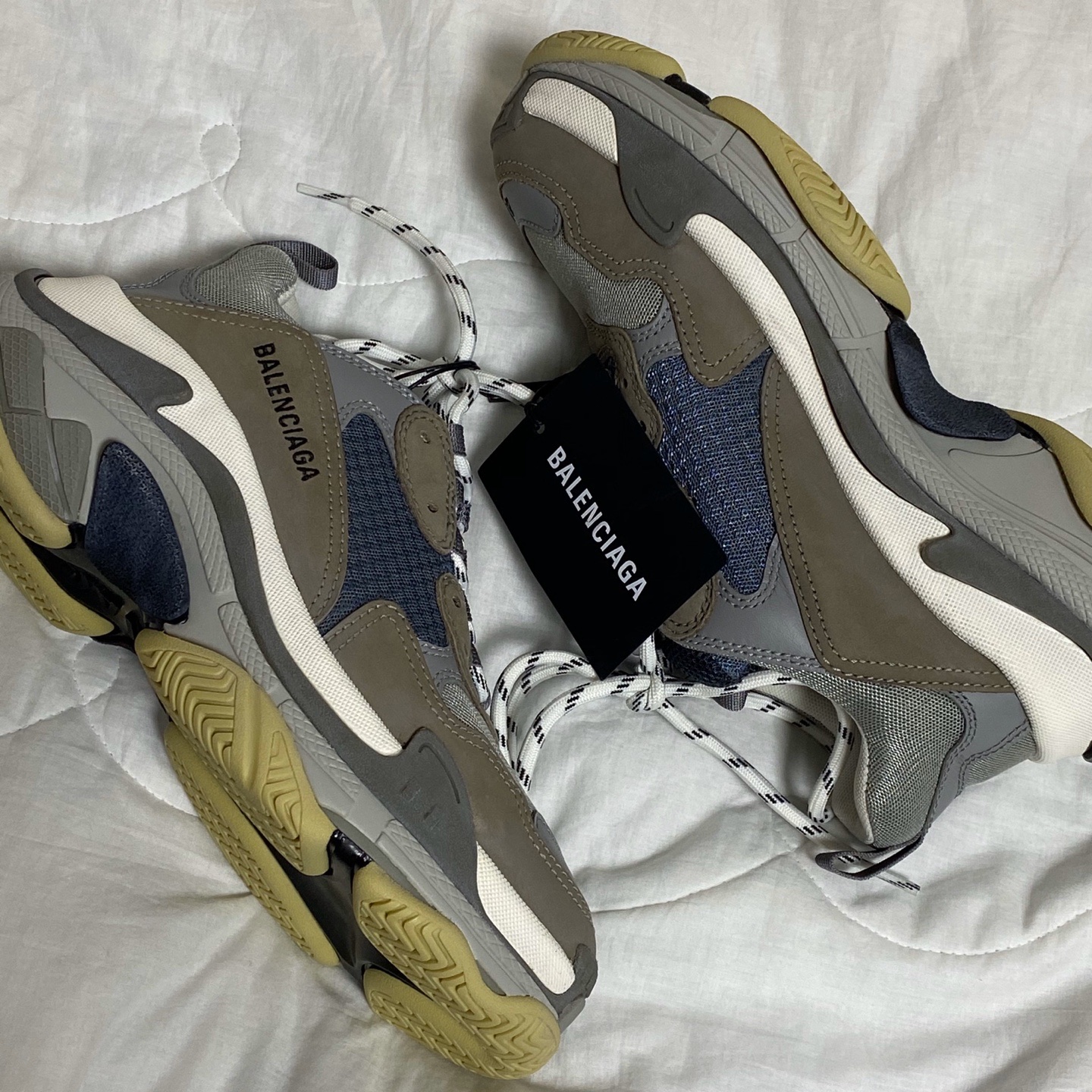 Balenciaga Triple S Split Brack Grey 2018 착용 스타일