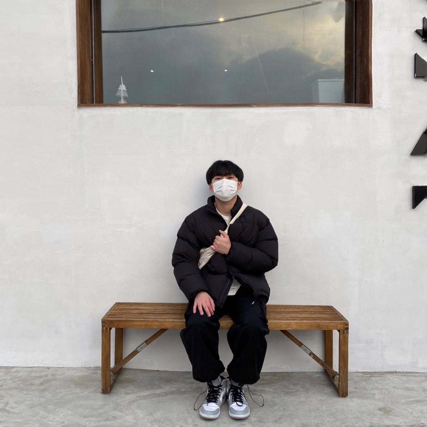 Jordan 1 Mid Light Smoke Grey 착용 스타일