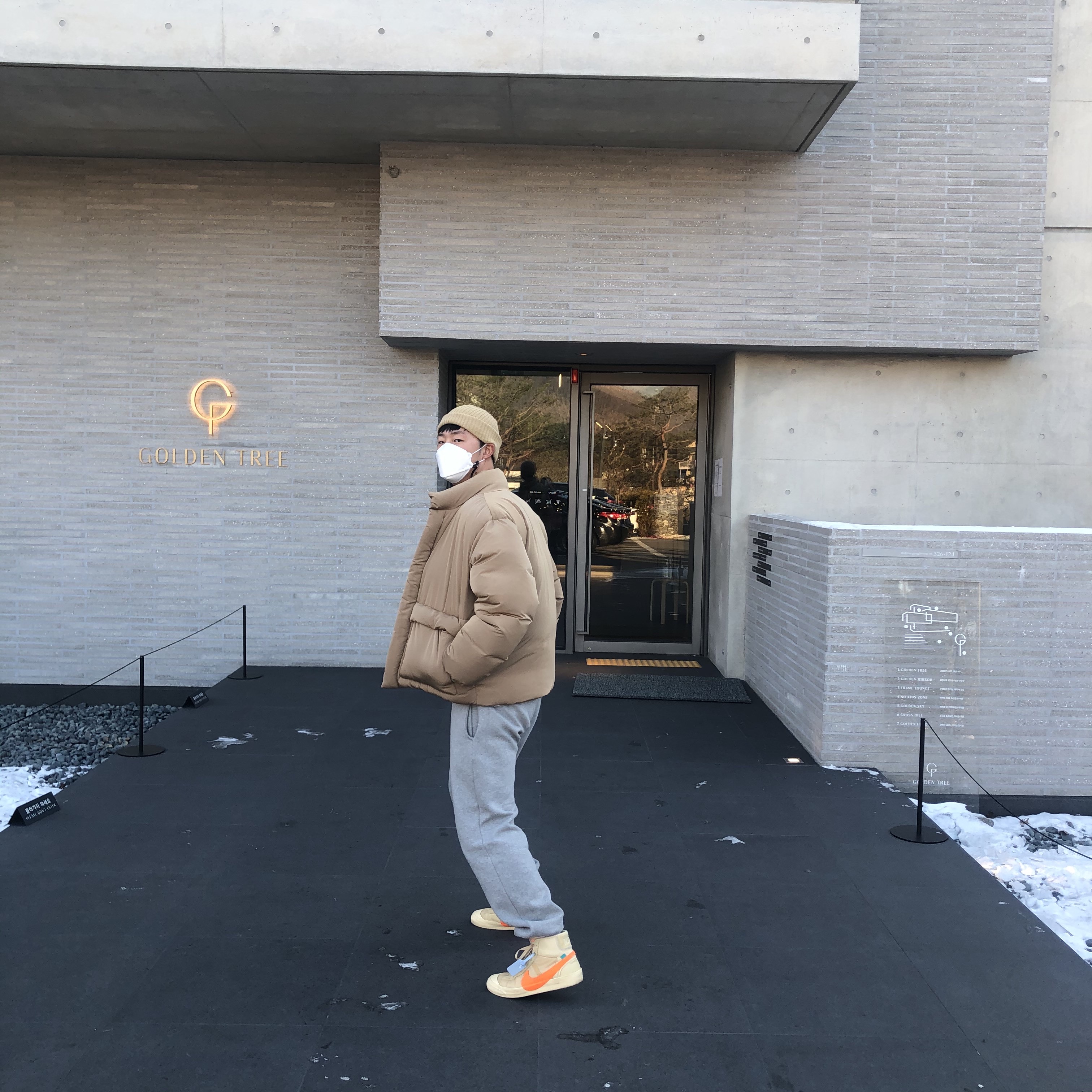 Nike x Off-White Blazer Mid Off-White All Hallow's Eve 착용 스타일