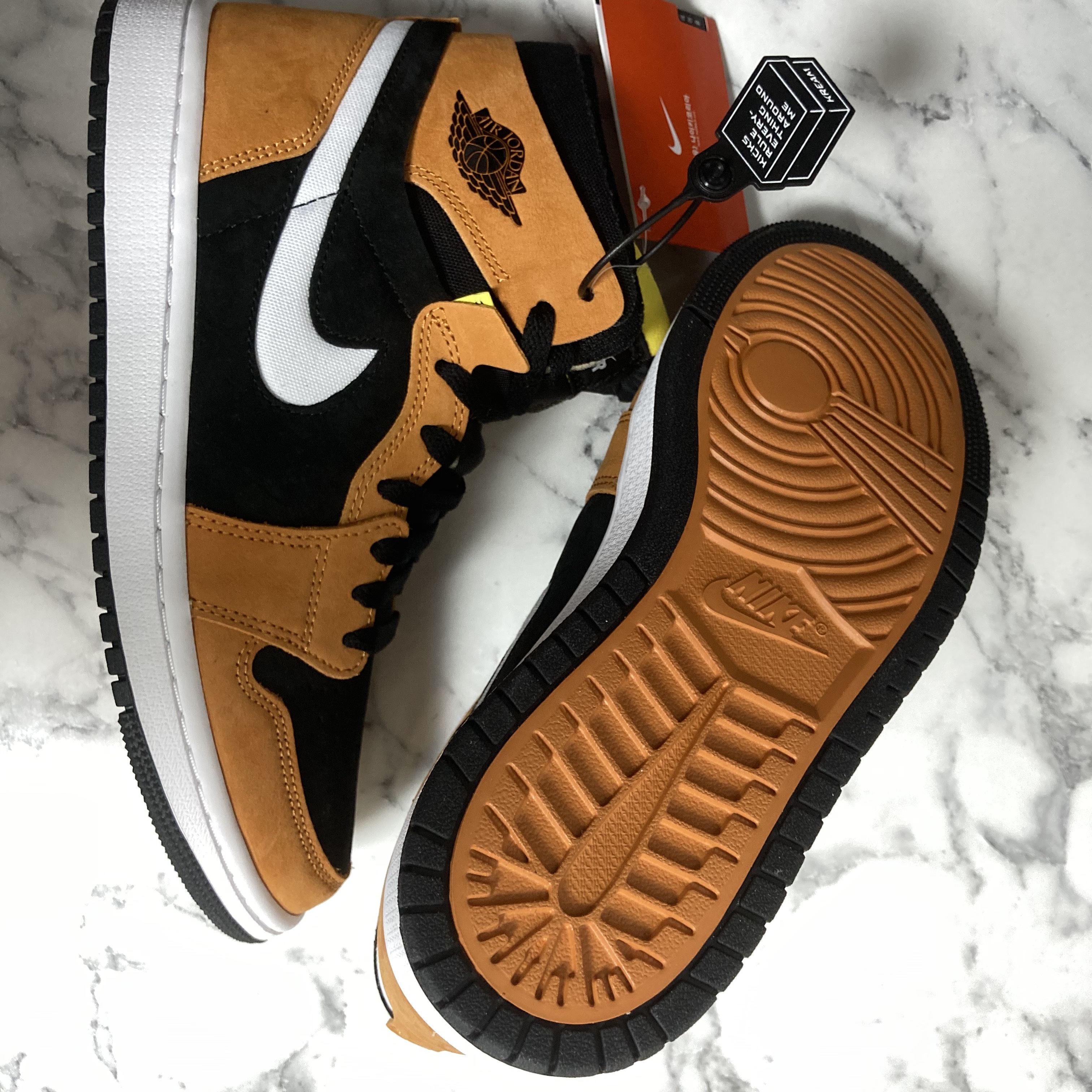 Jordan 1 Zoom Air CMFT Monarch Orange 착용 스타일 - 1