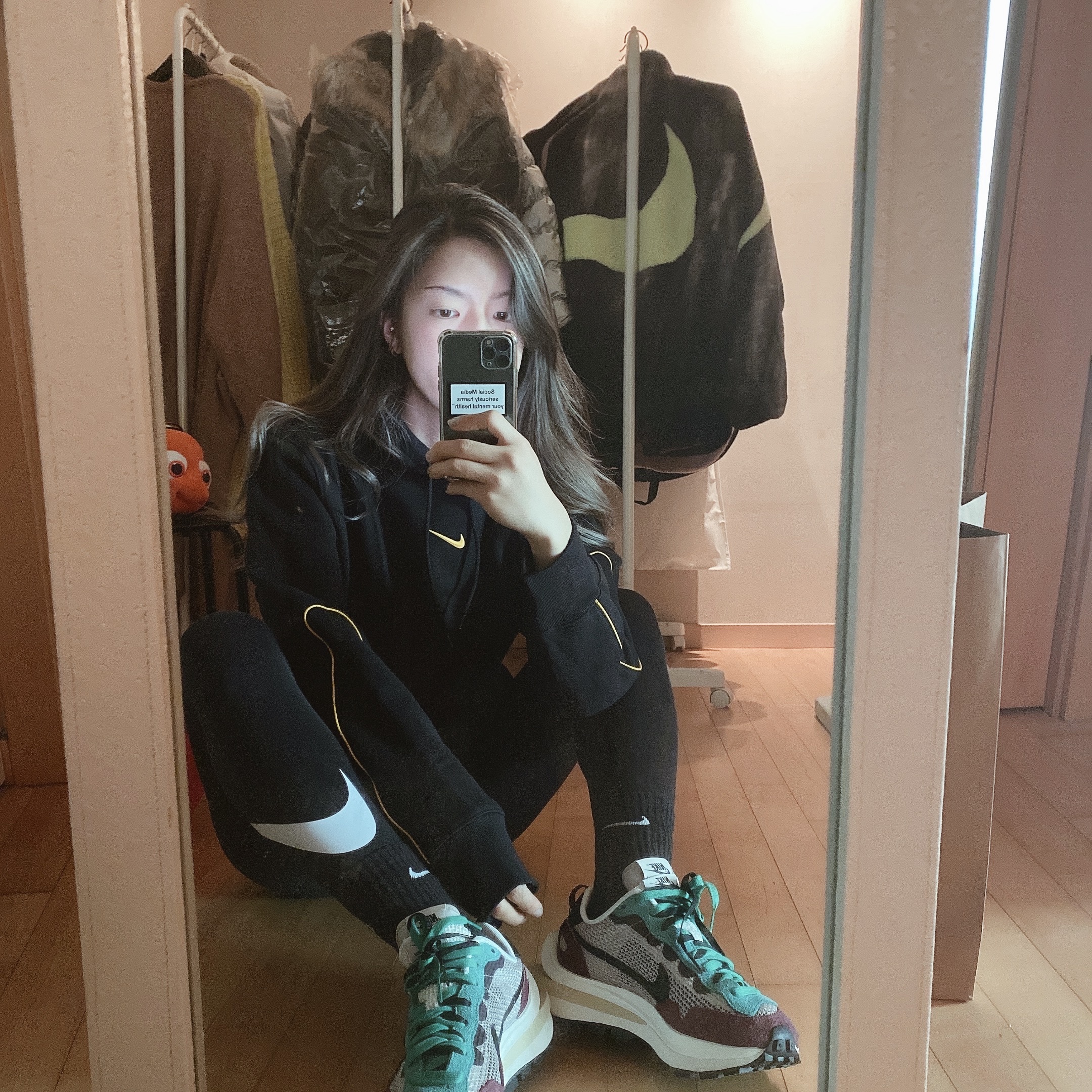 Nike x Drake Nocta Essential Hoodie Black - Asia, Nike x Sacai VaporWaffle String & Black Villain Red 착용 스타일