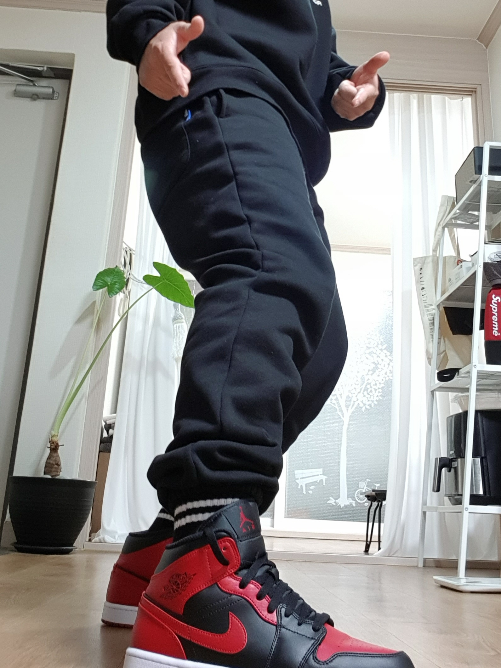 Jordan 1 Mid Bred Banned 2020 착용 스타일