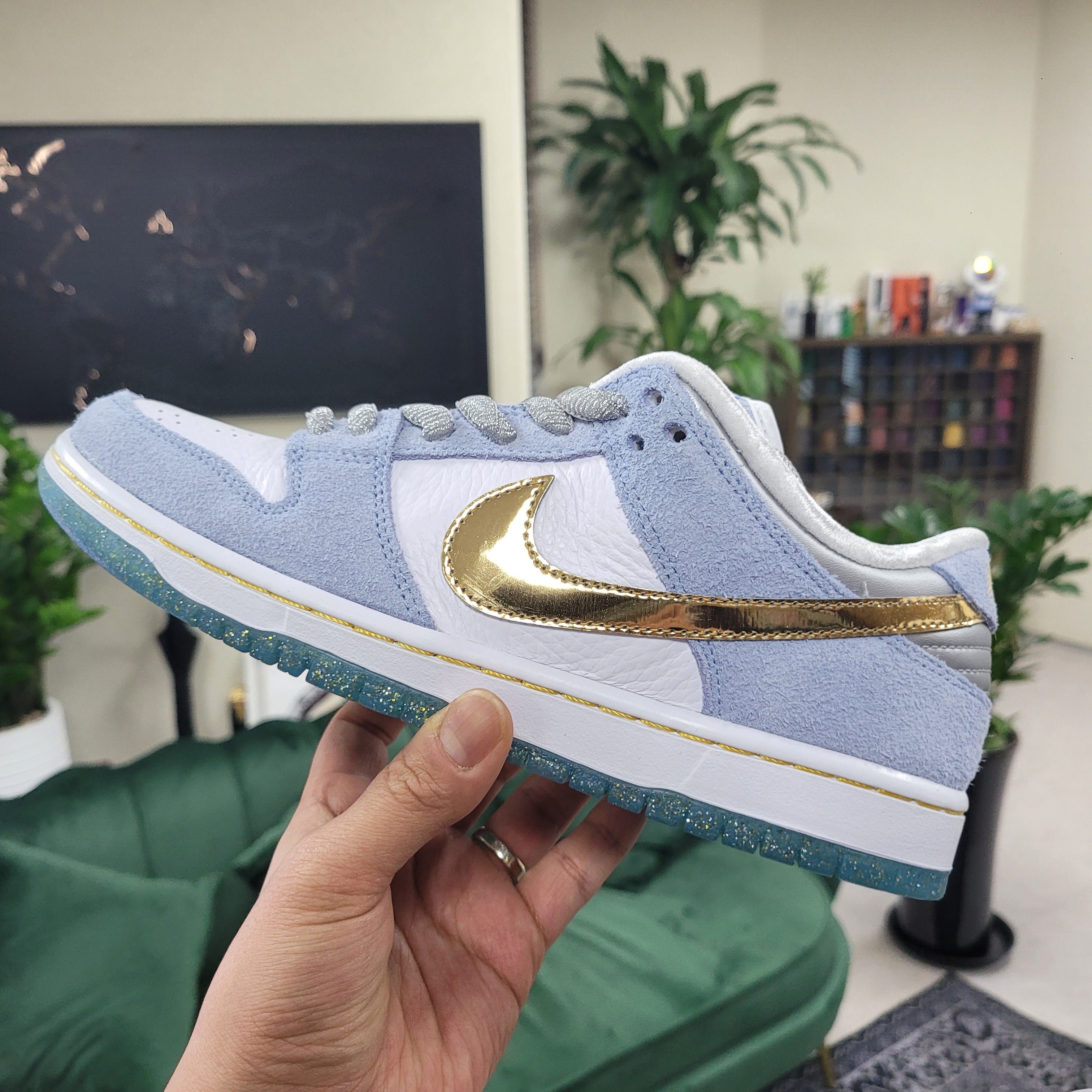 Nike x Sean Cliver SB Dunk Low Holiday Special 착용 스타일