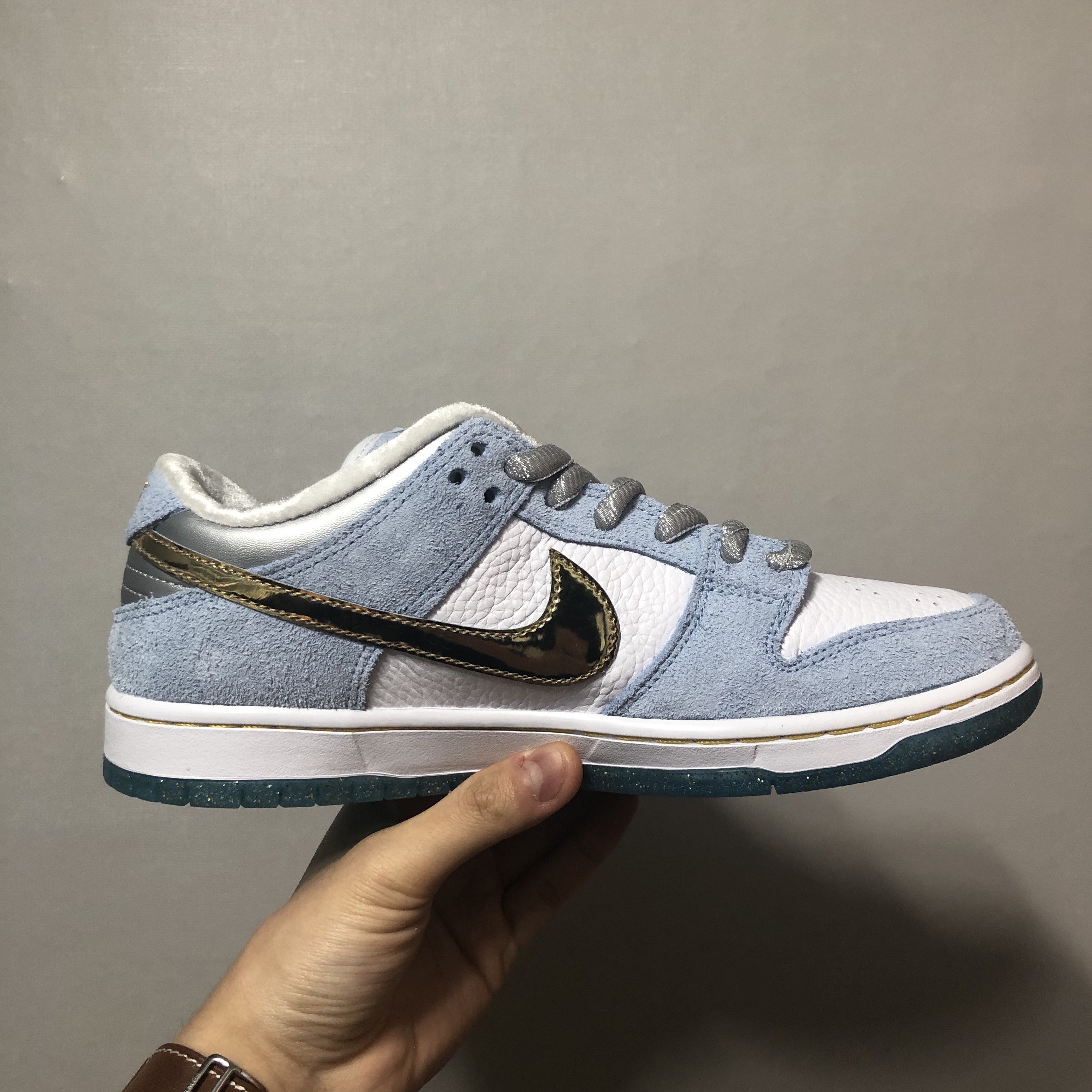 Nike x Sean Cliver SB Dunk Low Holiday Special 착용 스타일 - 2
