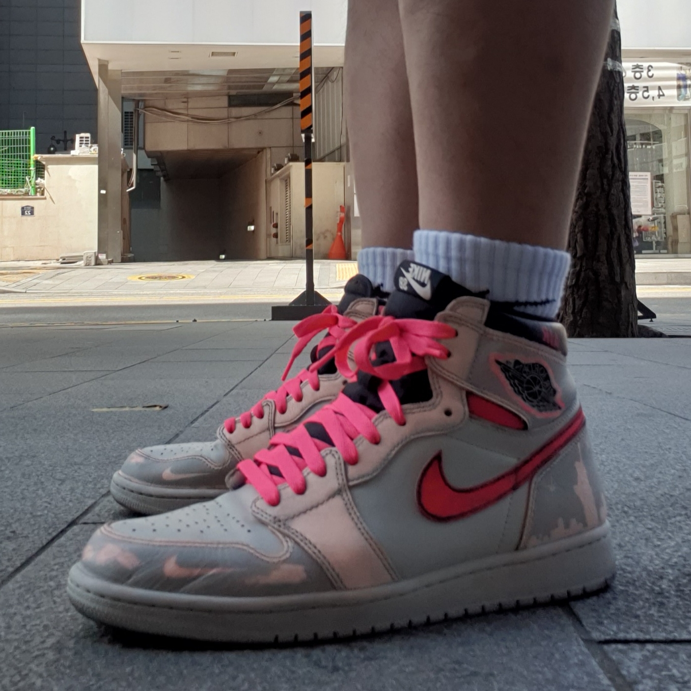 Jordan 1 Retro High OG Defiant SB NYC to Paris 착용 스타일 - 3