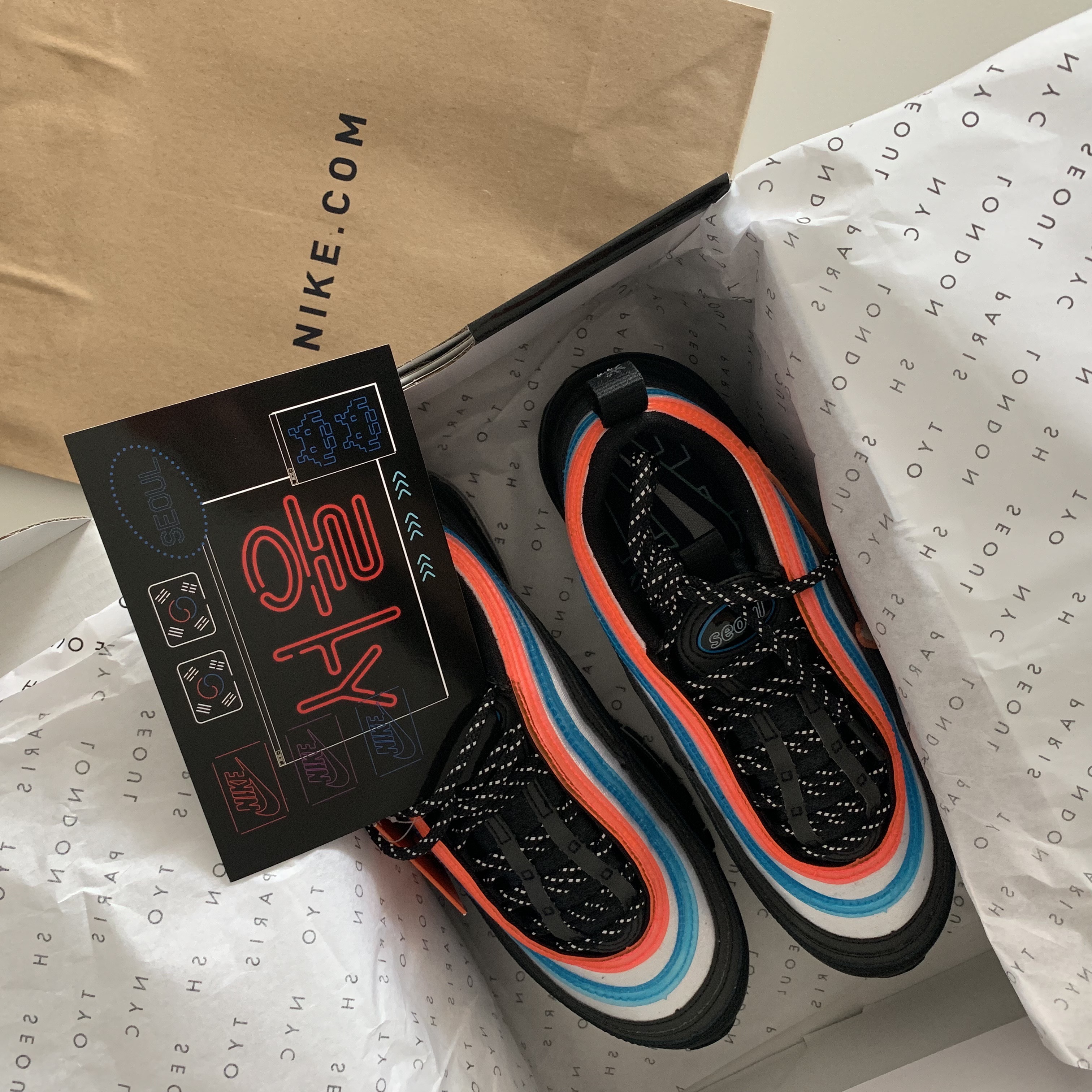 Nike Air Max 97 Neon Seoul 착용 스타일