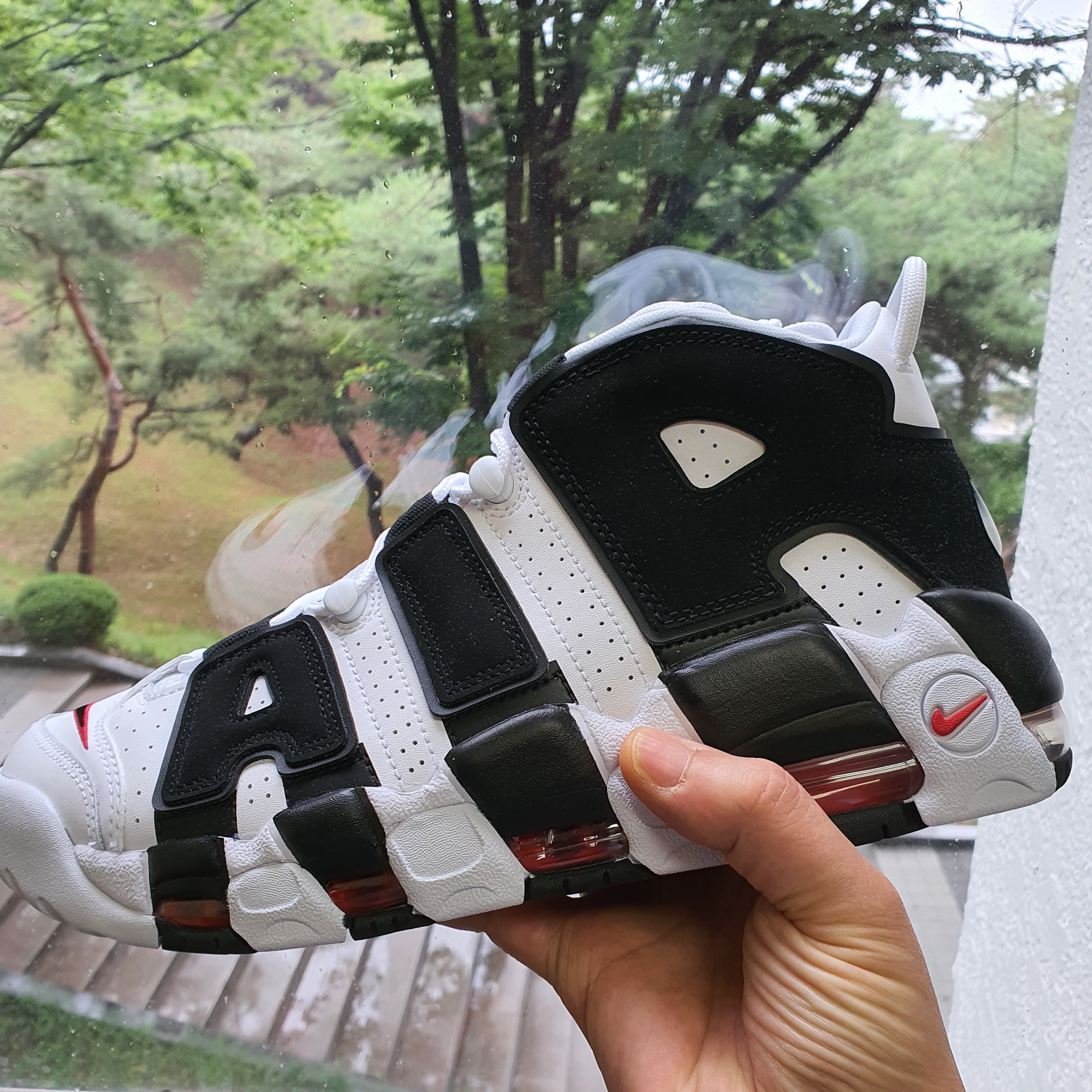 Nike Air More Uptempo Scottie Pippen 착용 스타일 - 1